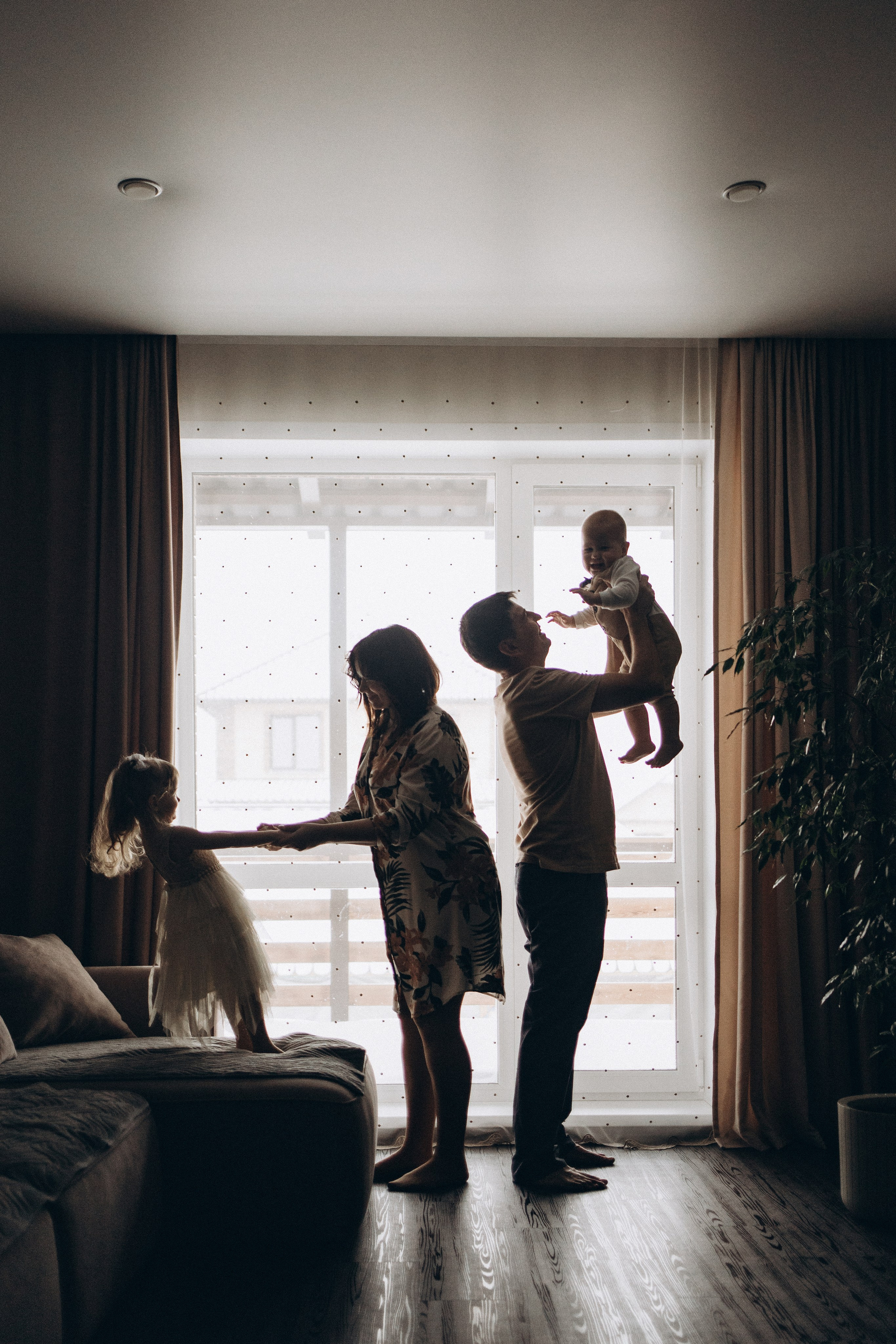 Алёна, Саша, Карина и Миша. Главная