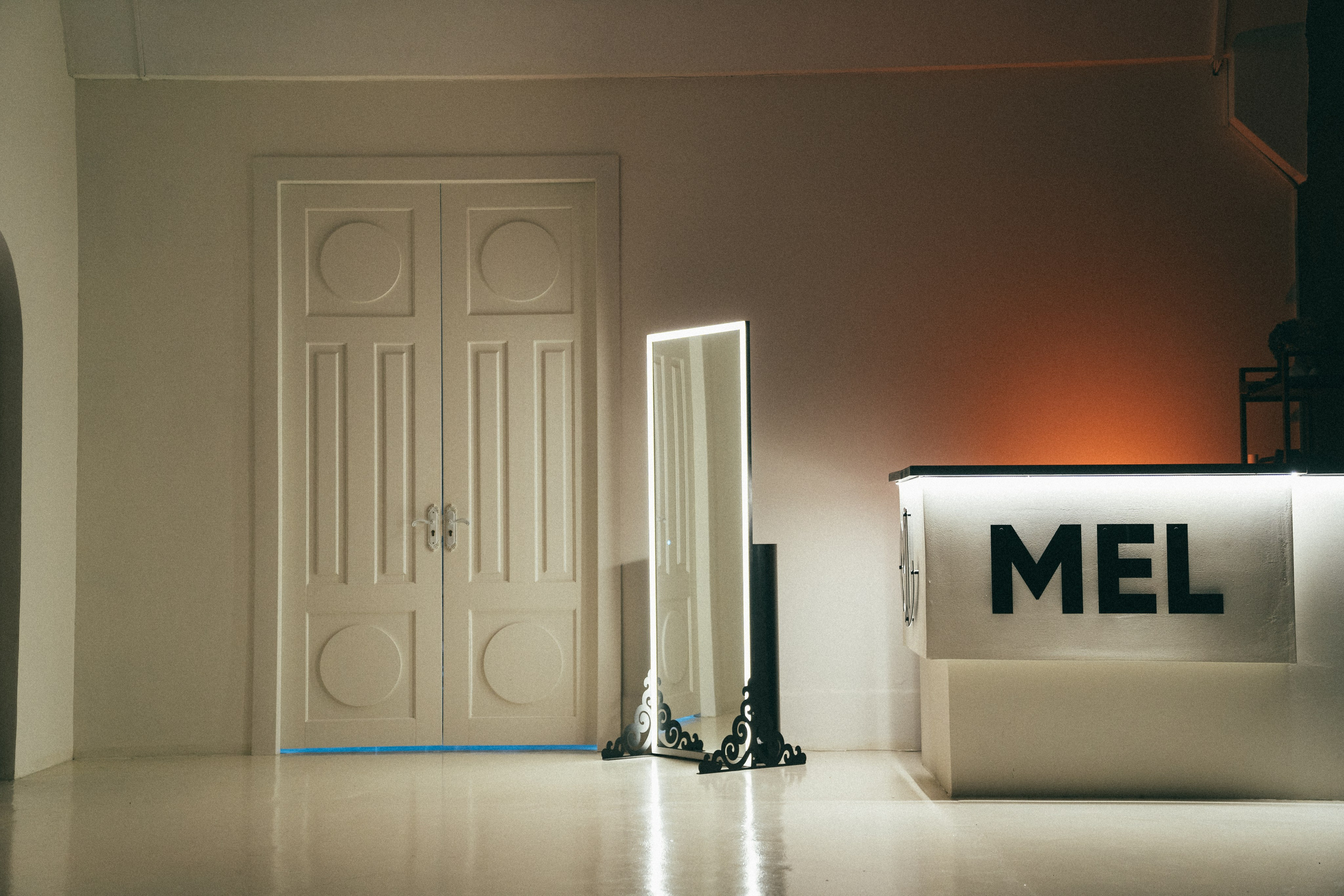 Зона ожидания. Фотостудия MEL Новороссийск | Подкаст-студия