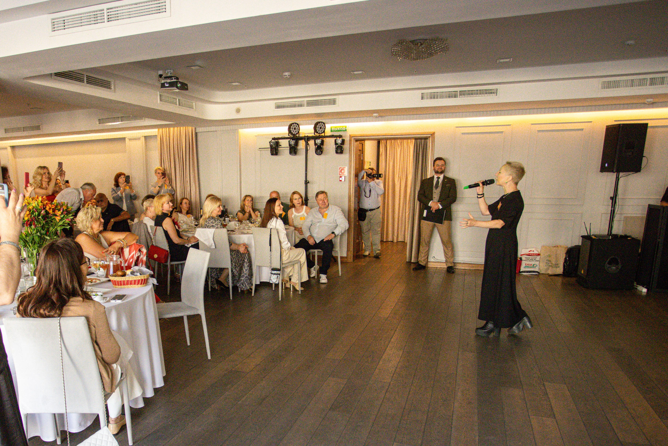 Встреча выпускников. Стоматологи СПб. Семейный фотограф в Вышнем Волочке — Ульяна Иванова | Фотосессии для всей семьи