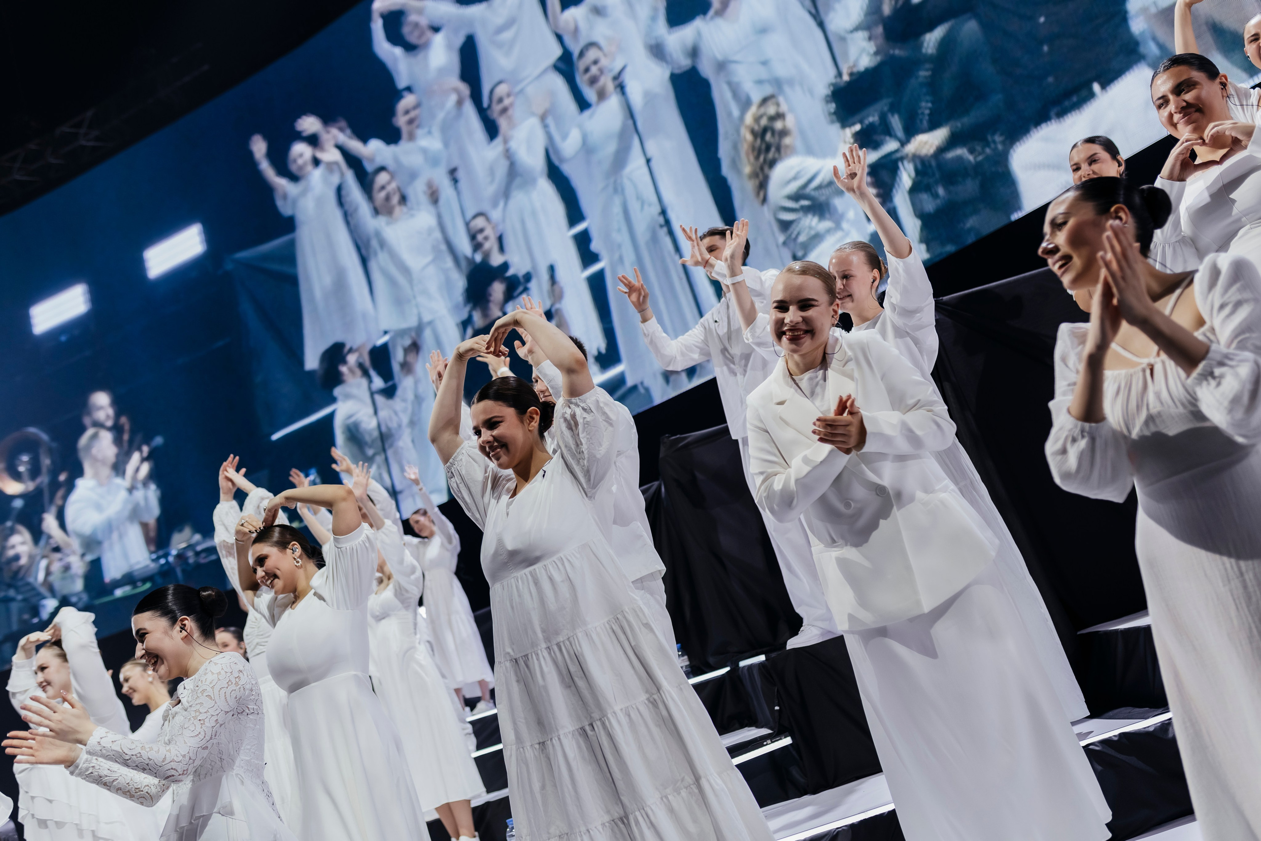 Концерт L’ONE с хором и симфоническим оркестром в Live Арене 19 октября 2025. Репортажный, event, концертный и backstage фотограф из Москвы Виталий Кривцов