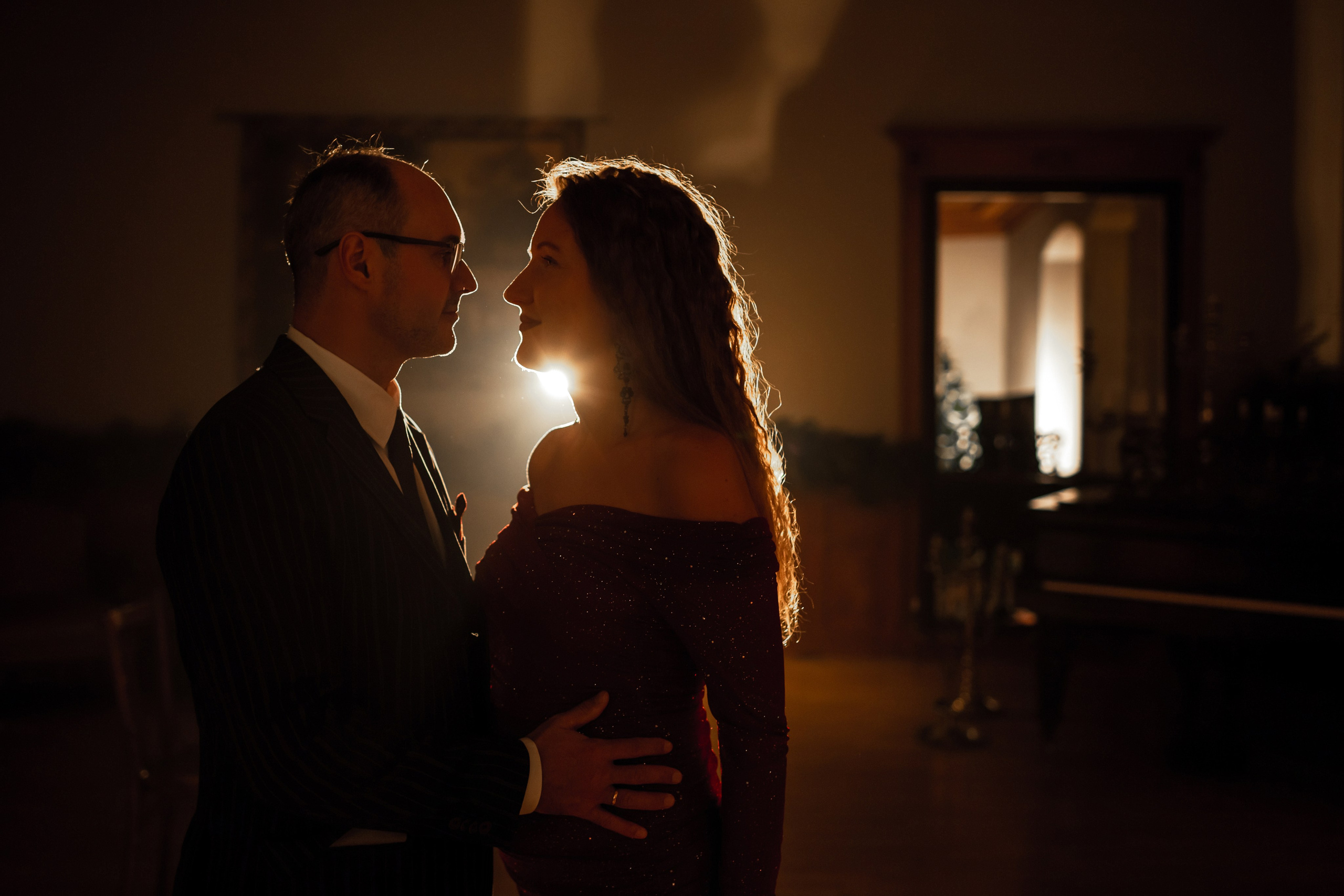 Парная эстетичная фотосессия в студии. Свадебный фотограф Кирилл Белый