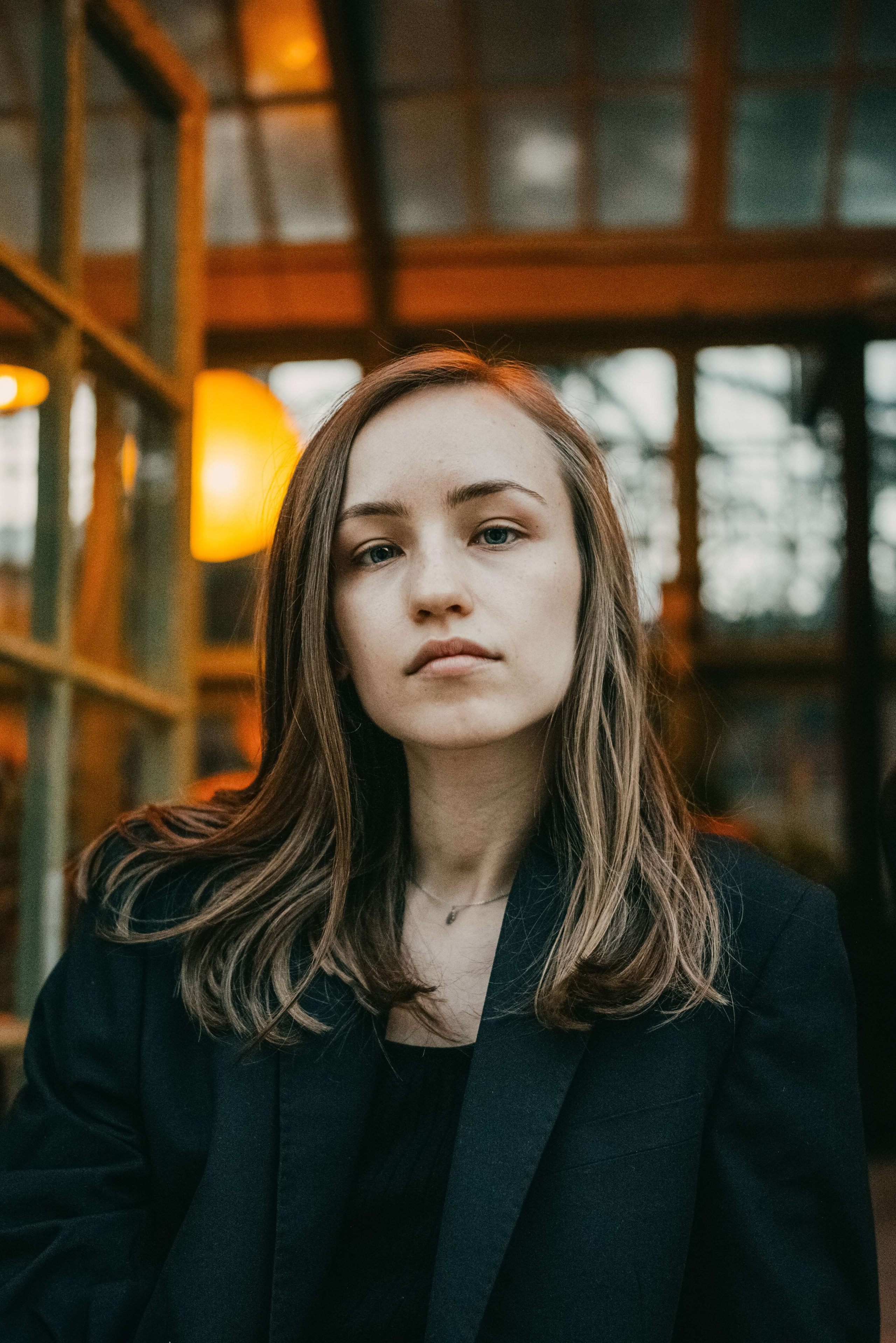 Контентная съемка художницы в городе. Портретный и свадебный фотограф в Тбилиси • xeniqo