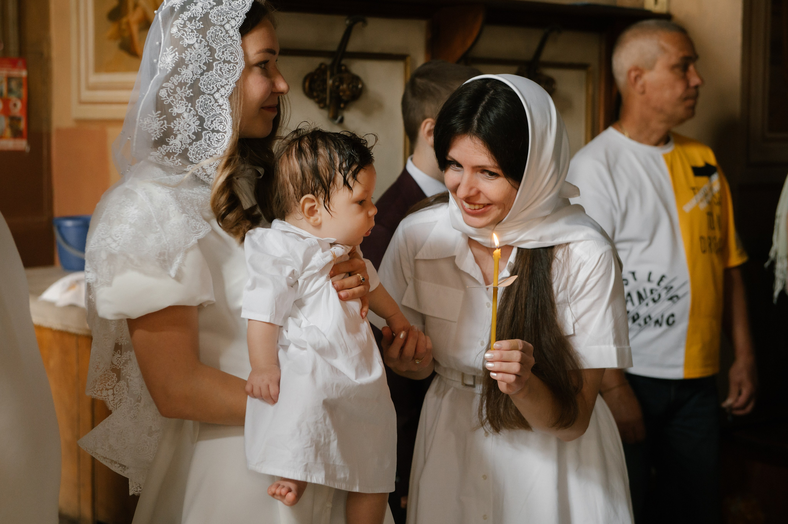 Фотограф на крещение. Фотосессия таинства крещения. Храм Воскресения Словущего в Даниловской Слободе. Семейный и свадебный фотограф в Москве Татьяна Николаева