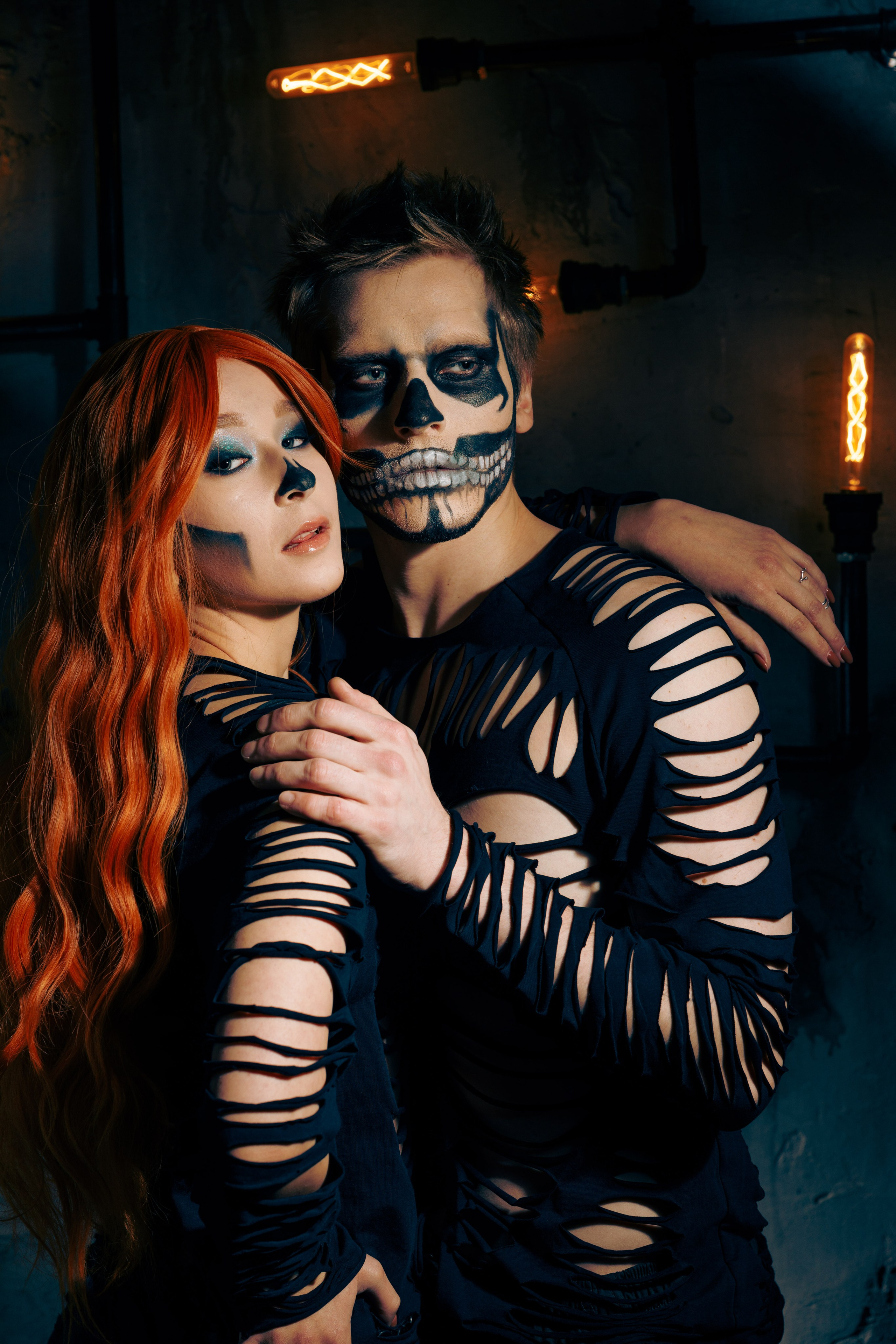 День мертвых хэллуин парень и девушка в гриме скелета вечеринка 