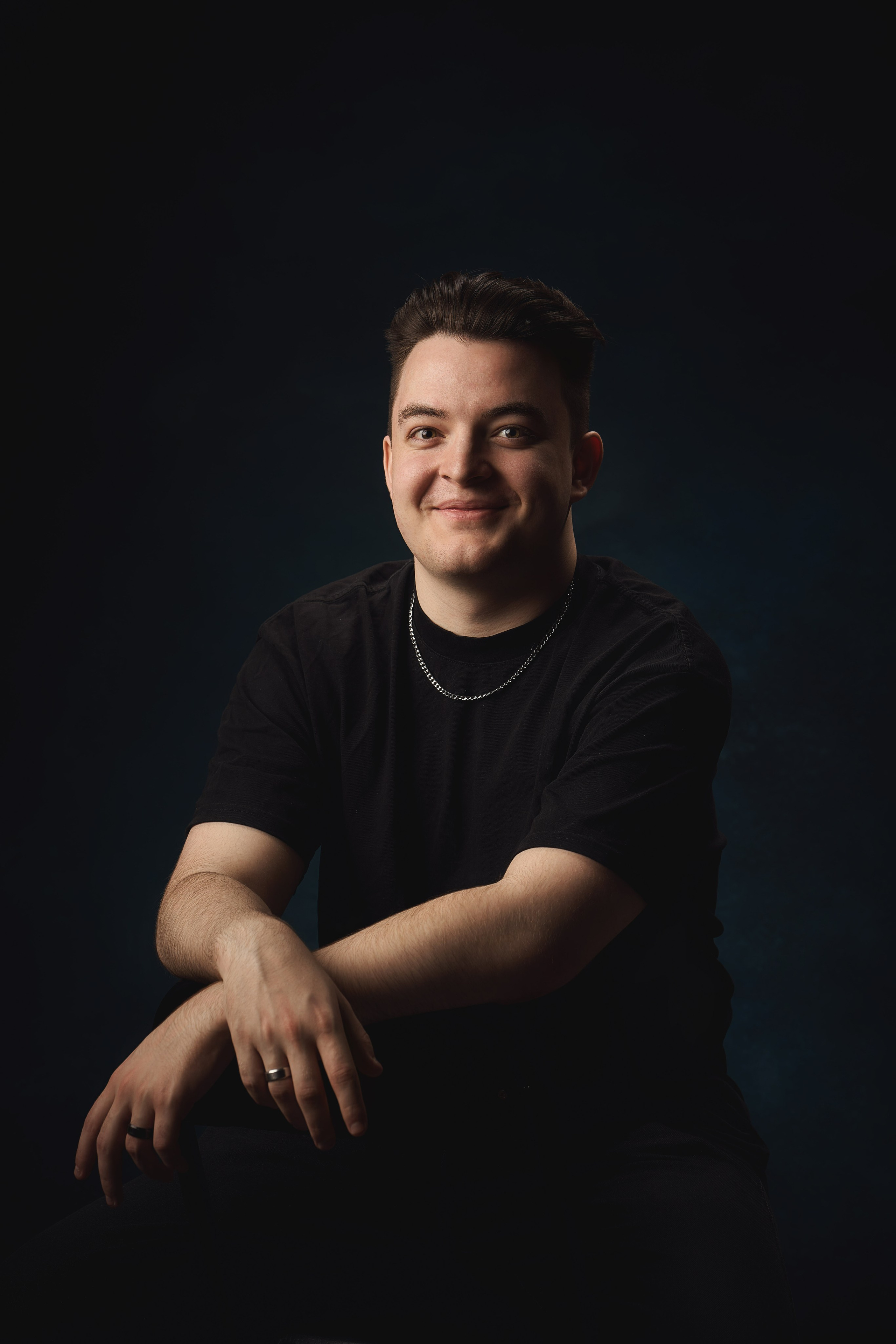 Портретная семейная фотосессия в студии. Семейный фотограф Евгений Опарин