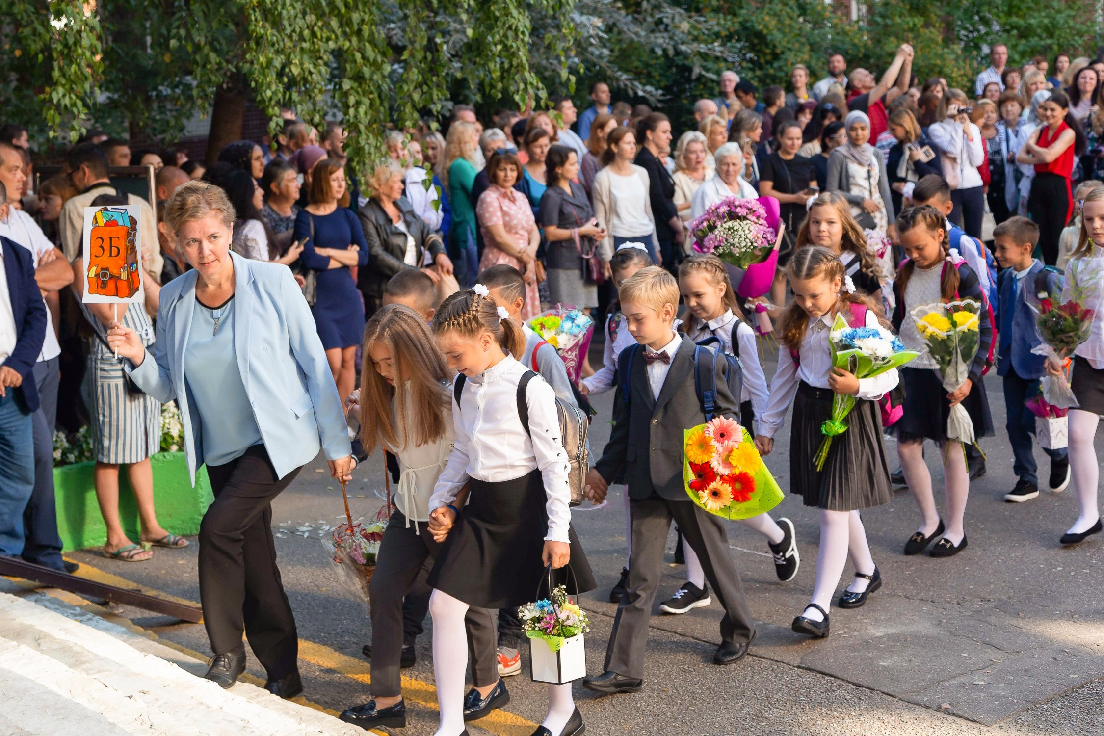 Линейка 1 сентября. Свадебный и Репортажный фотограф в Санкт-Петербурге