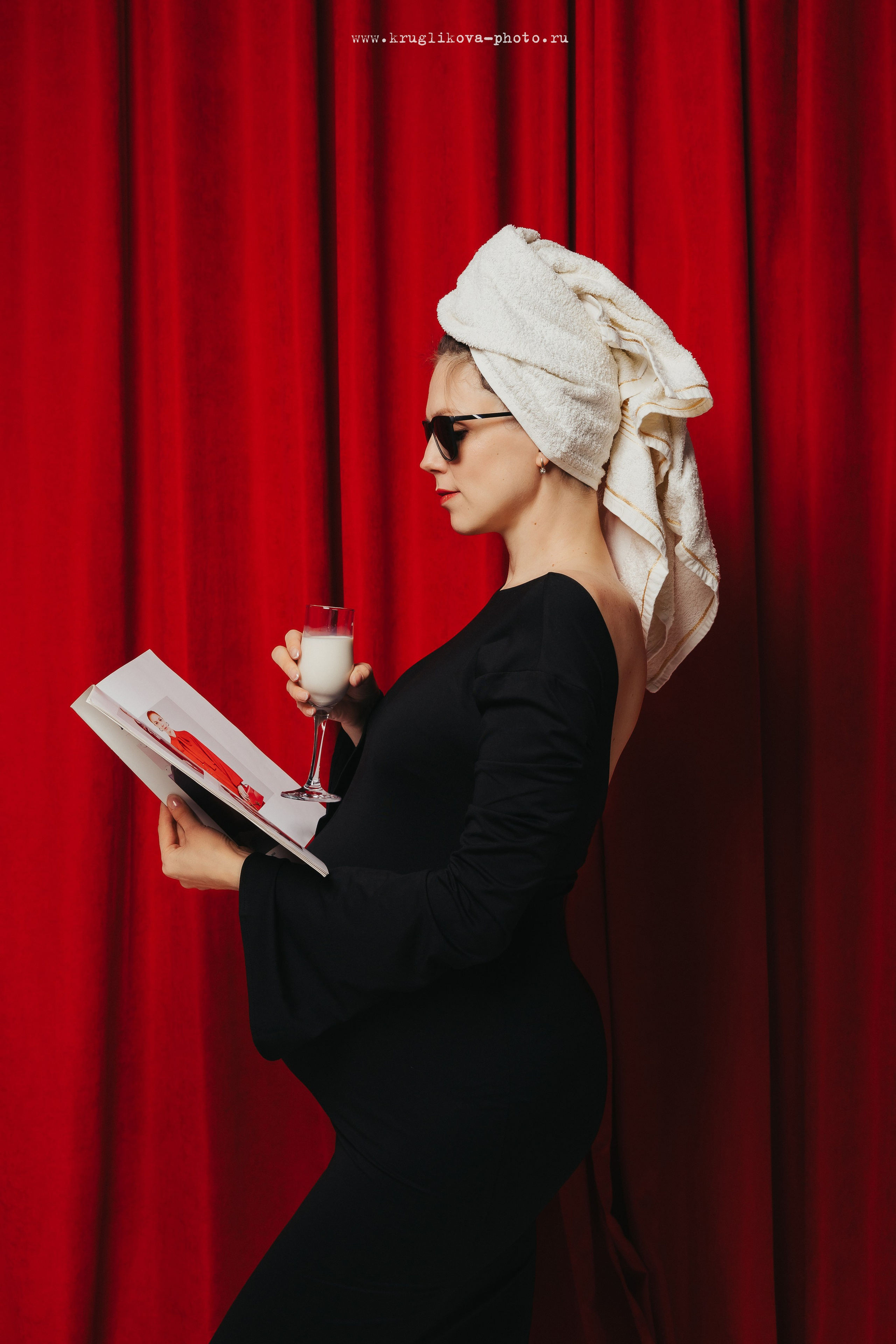 Фотосессия беременности в студии Сергиев Посад