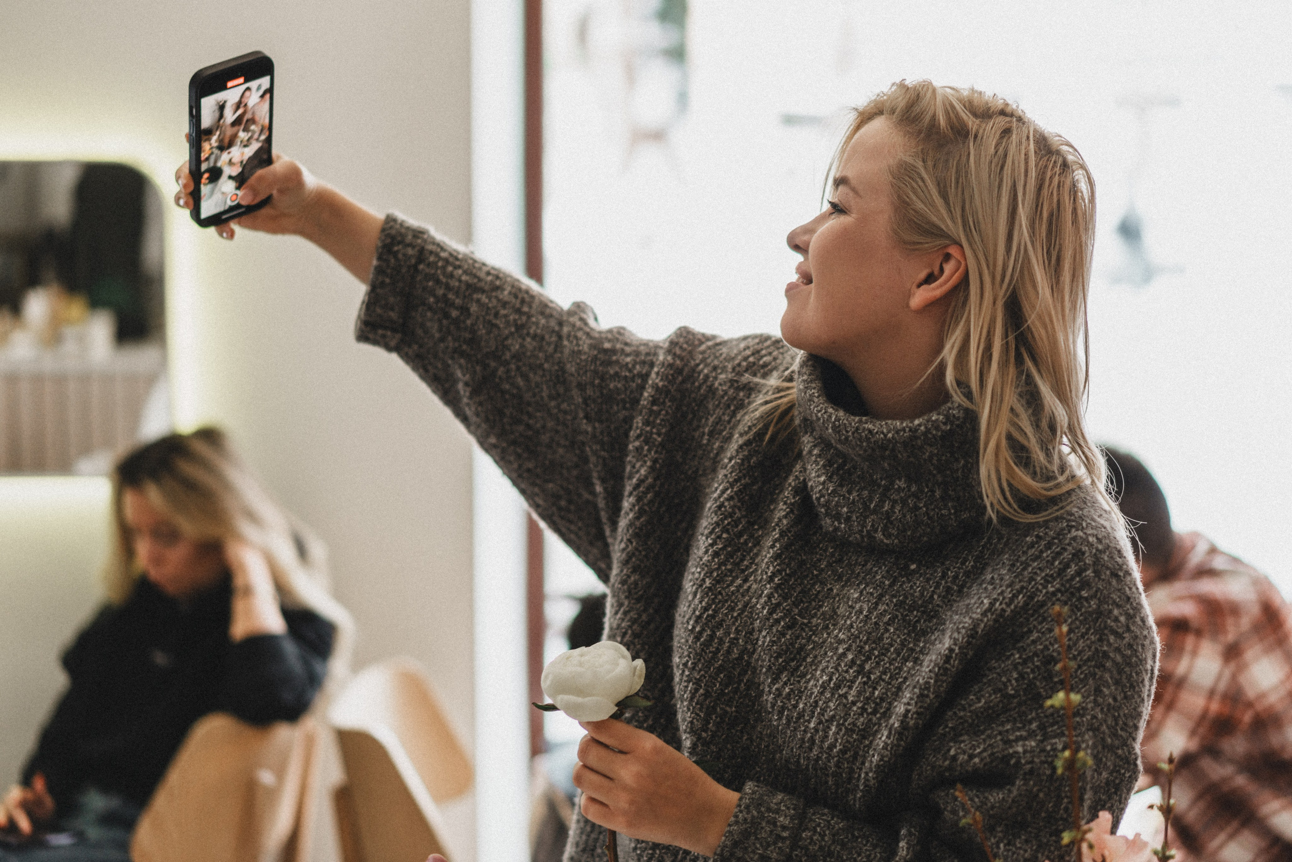 OCHEN' — цветочная встреча 14 февраля. Семейный и детский фотограф и видеограф в Москве, Серпухове и Тарусе Валерия Сорокина