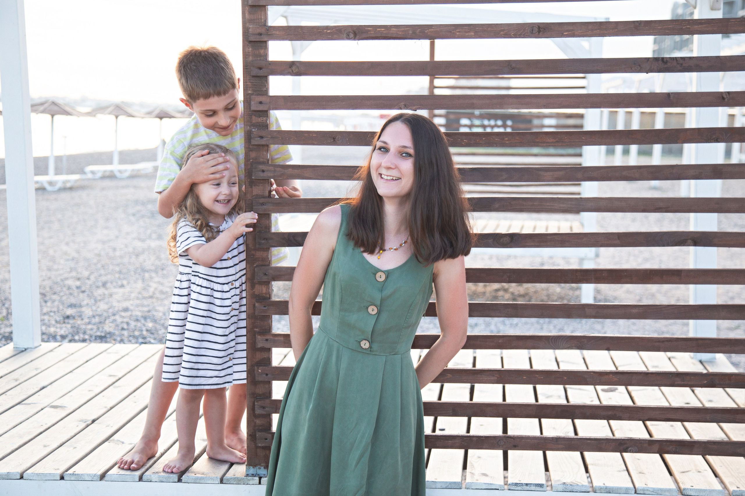 Семейная фотосессия у моря в Крыму в Евпатории. Семейный фотограф в Москве Влада Лунина