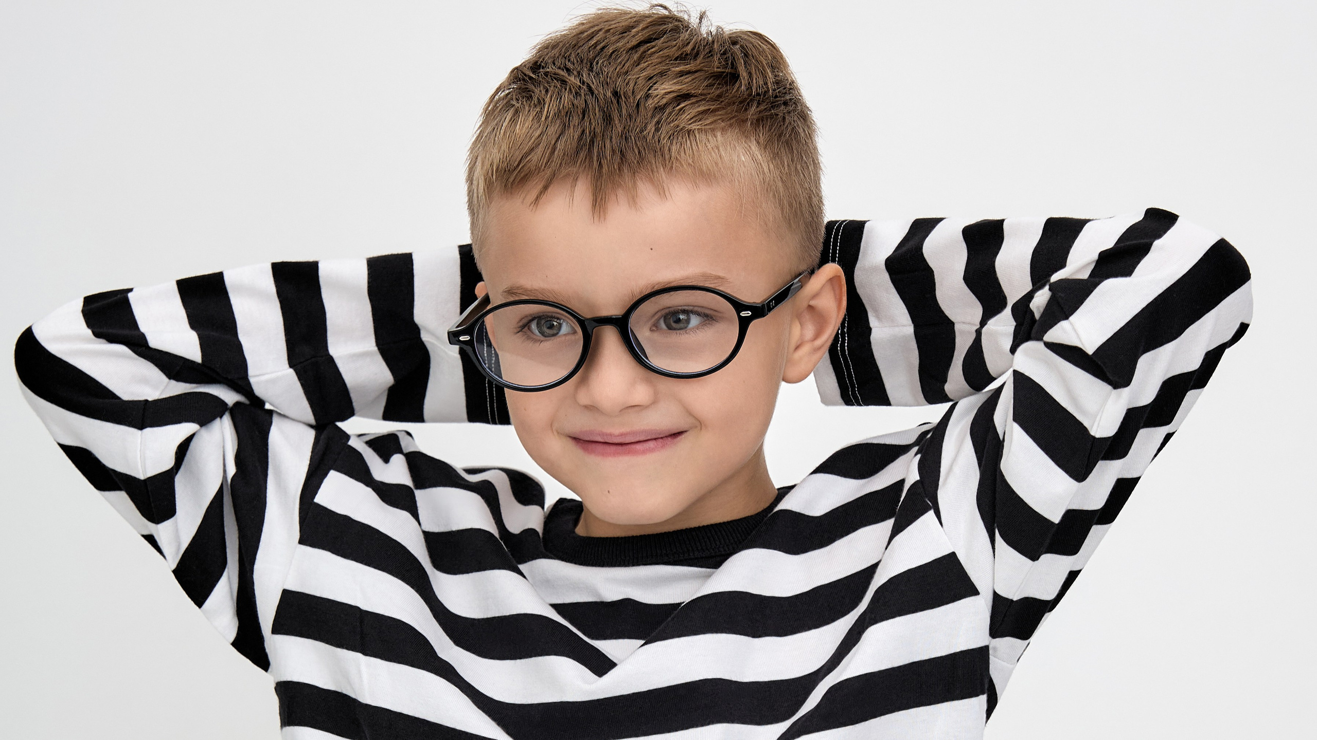 Детский каталог. Ретушер для брендов одежды в Москве Струцкая Кристина