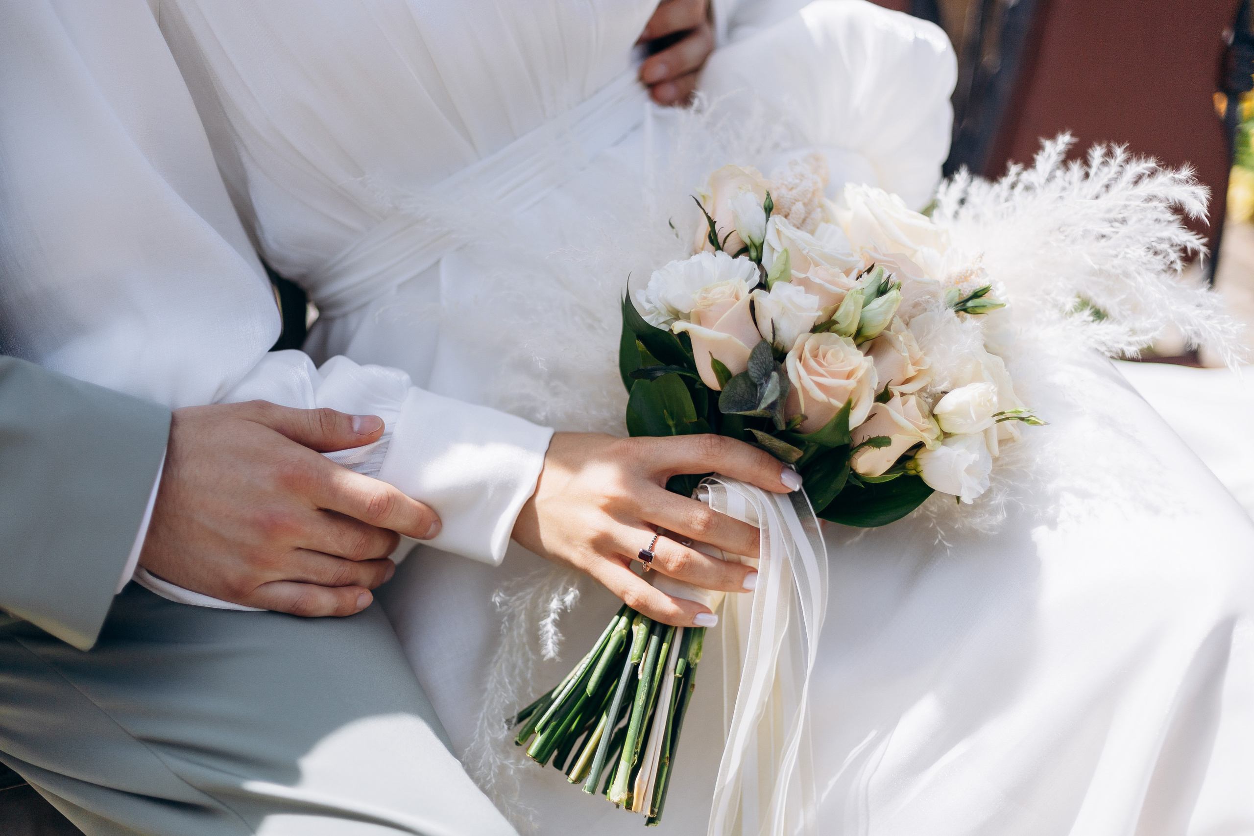 Небольшой букет на никах: тренды свадебной флористики в Казани