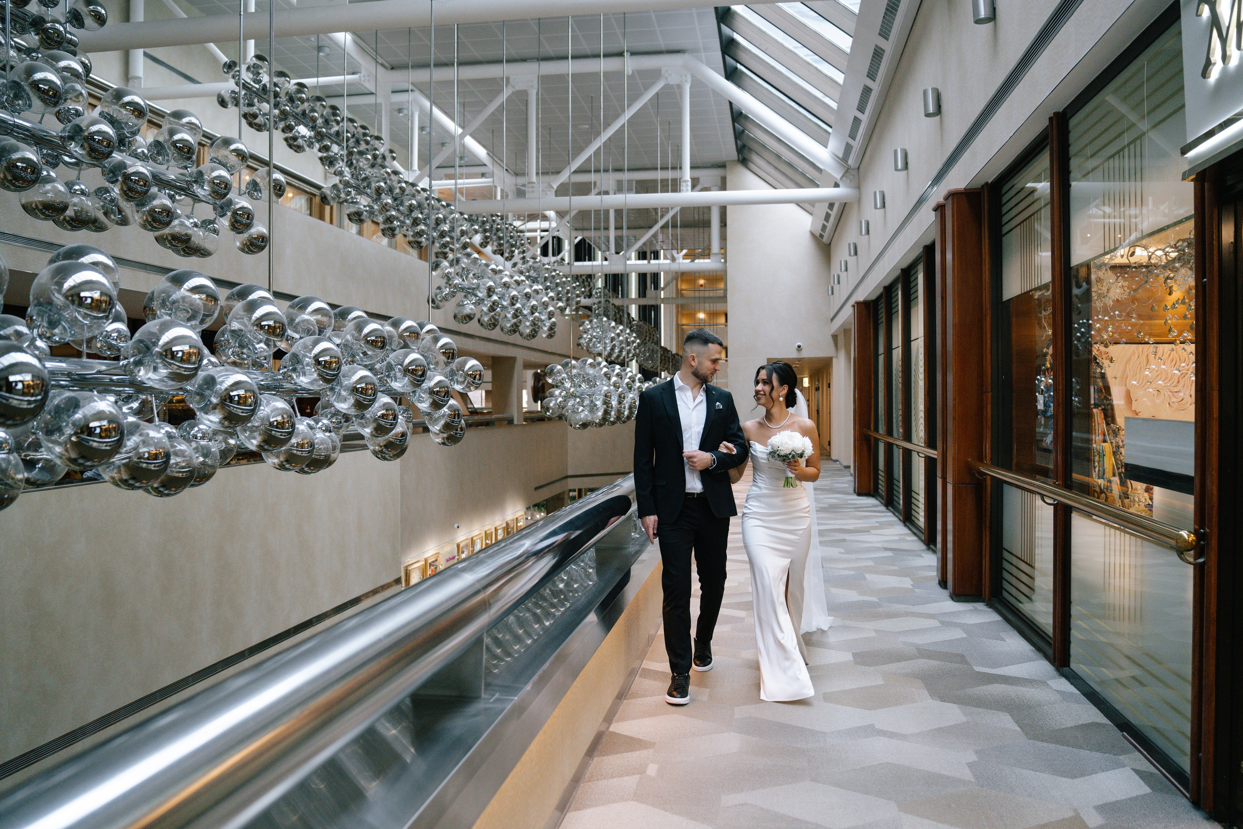 Свадебная фотосессия в отеле Plaza Garden Moscow WTC