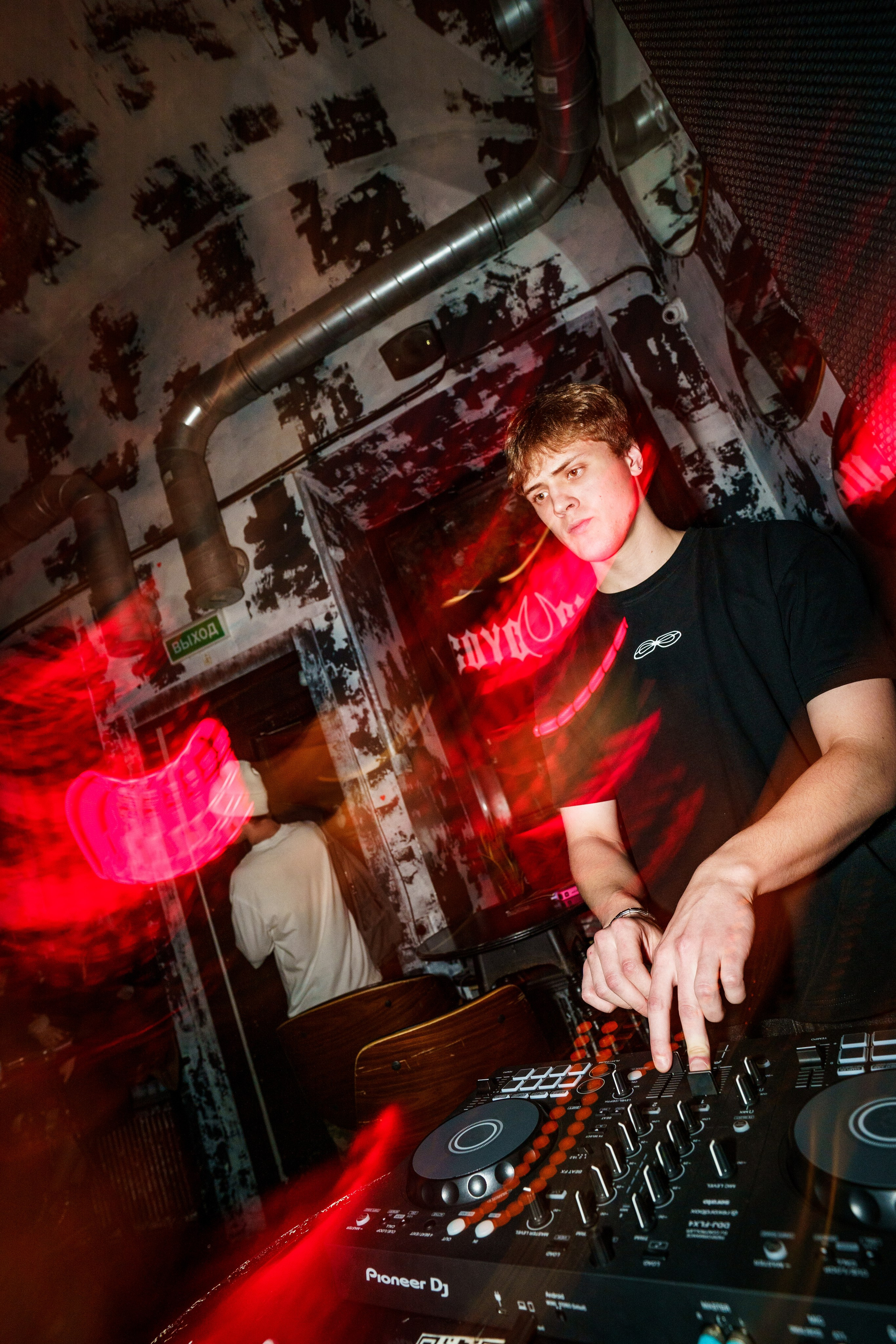 Из Сибири с любовью. Бар разбитых сердец. Концертный и репортажный фотограф в Санкт-Петербурге Слава Пахомов