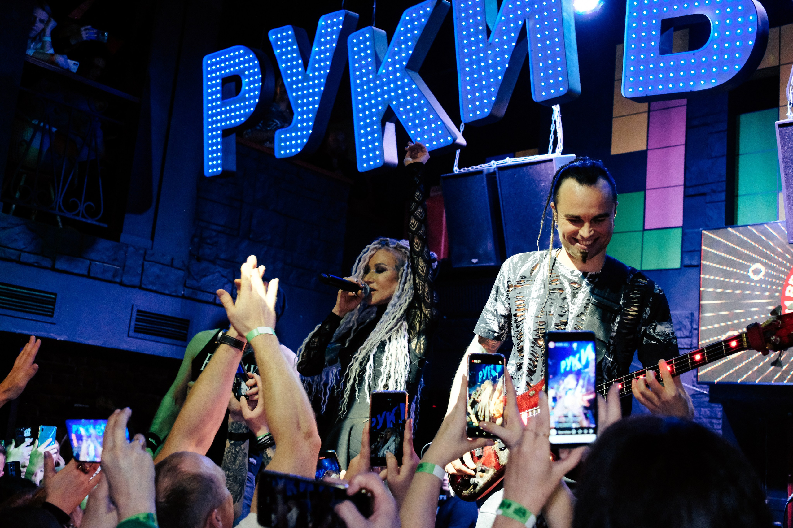 Концерт. Фотограф и видеограф в Тюмени Анна Жагорина, ваши фото еще не отдавали так быстро!