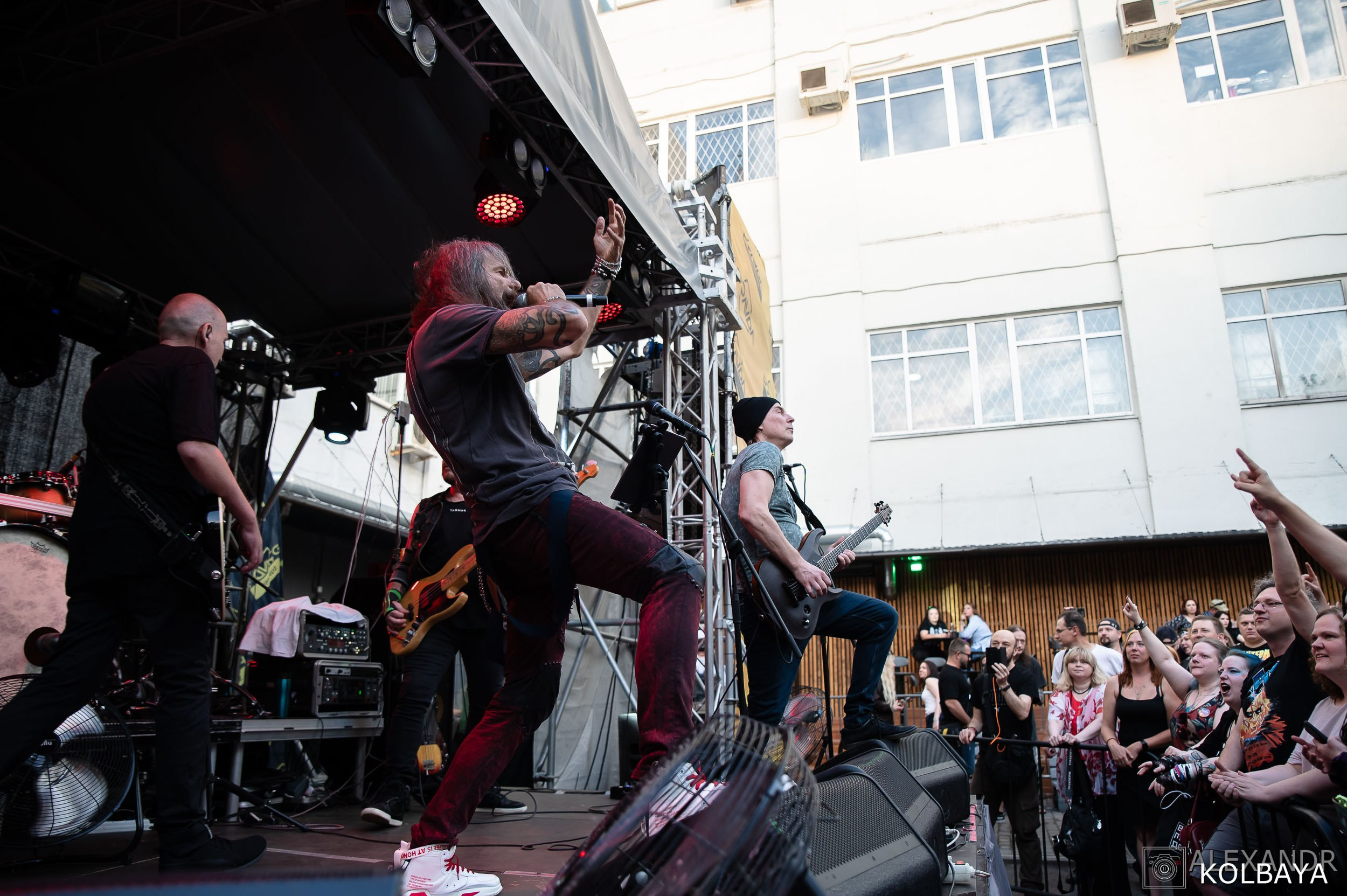 Фоторепортаж с мэшап концерта группы Черный Обелиск 4 июля 2024 года. Концертный и театральный репортажный фотограф в Москве Александр Колбая