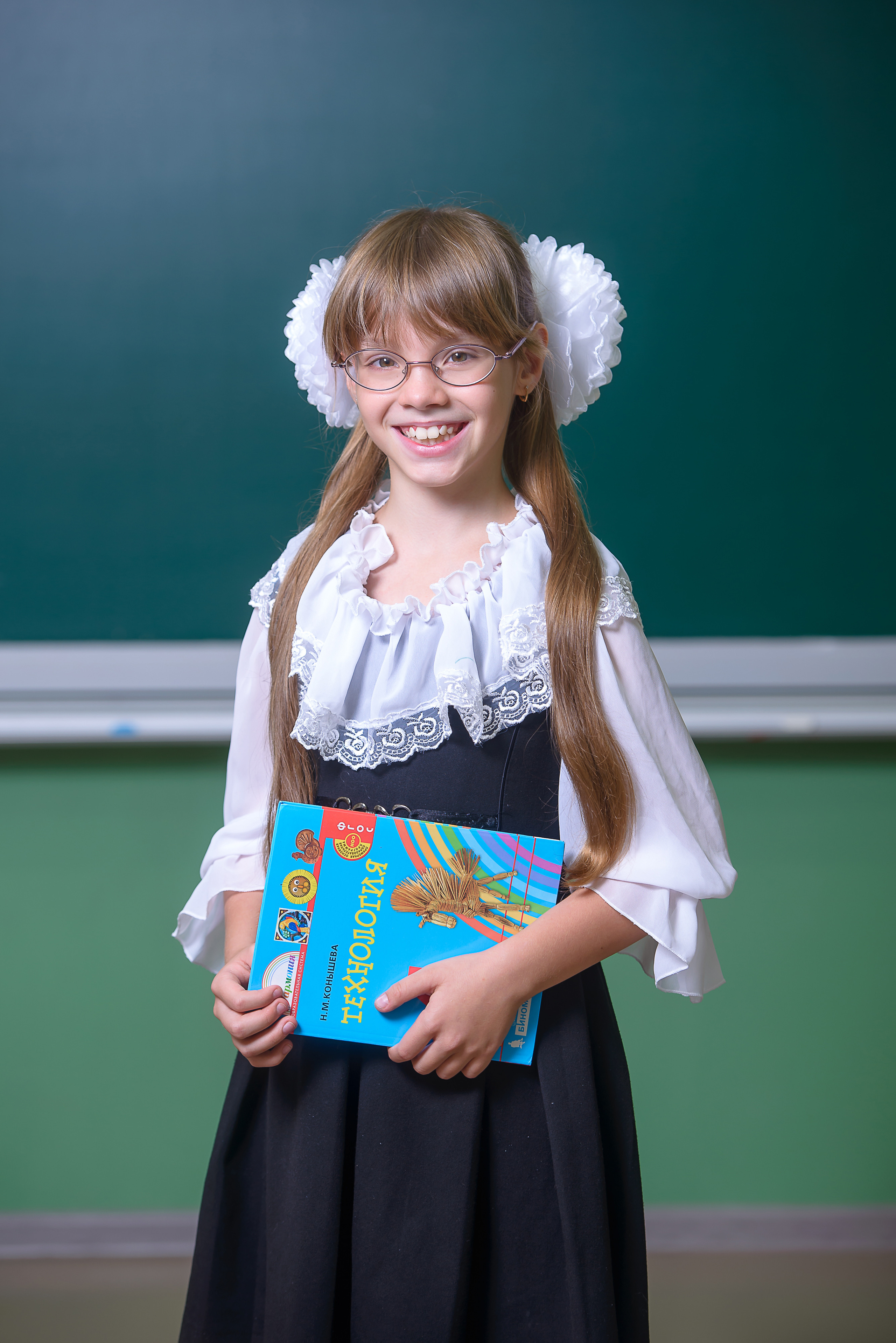 выпускной альбом, выпускные альбомы,  Севастополь, в Севастополе, виньетка, общая фотография класса, фотосъемка утренников, фотосъемка в детском саду, фотограф на выпускной, фотосессия в школе, в детском саду, подготовка ЕГЭ Севастополь, ОГЭ Севастополь, фотограф на 1 сентября