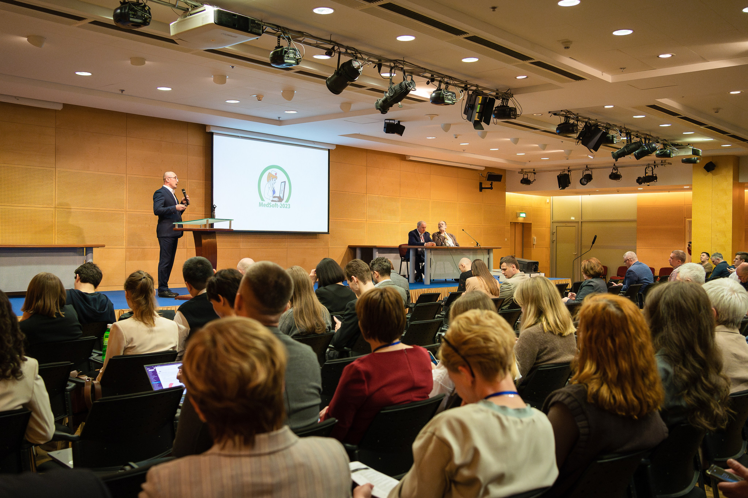 Фотограф b2b фотосъемка b2b фотограф на выставку конференцию форум. Фотограф b2b на выставки, конференции, форумы в Москве