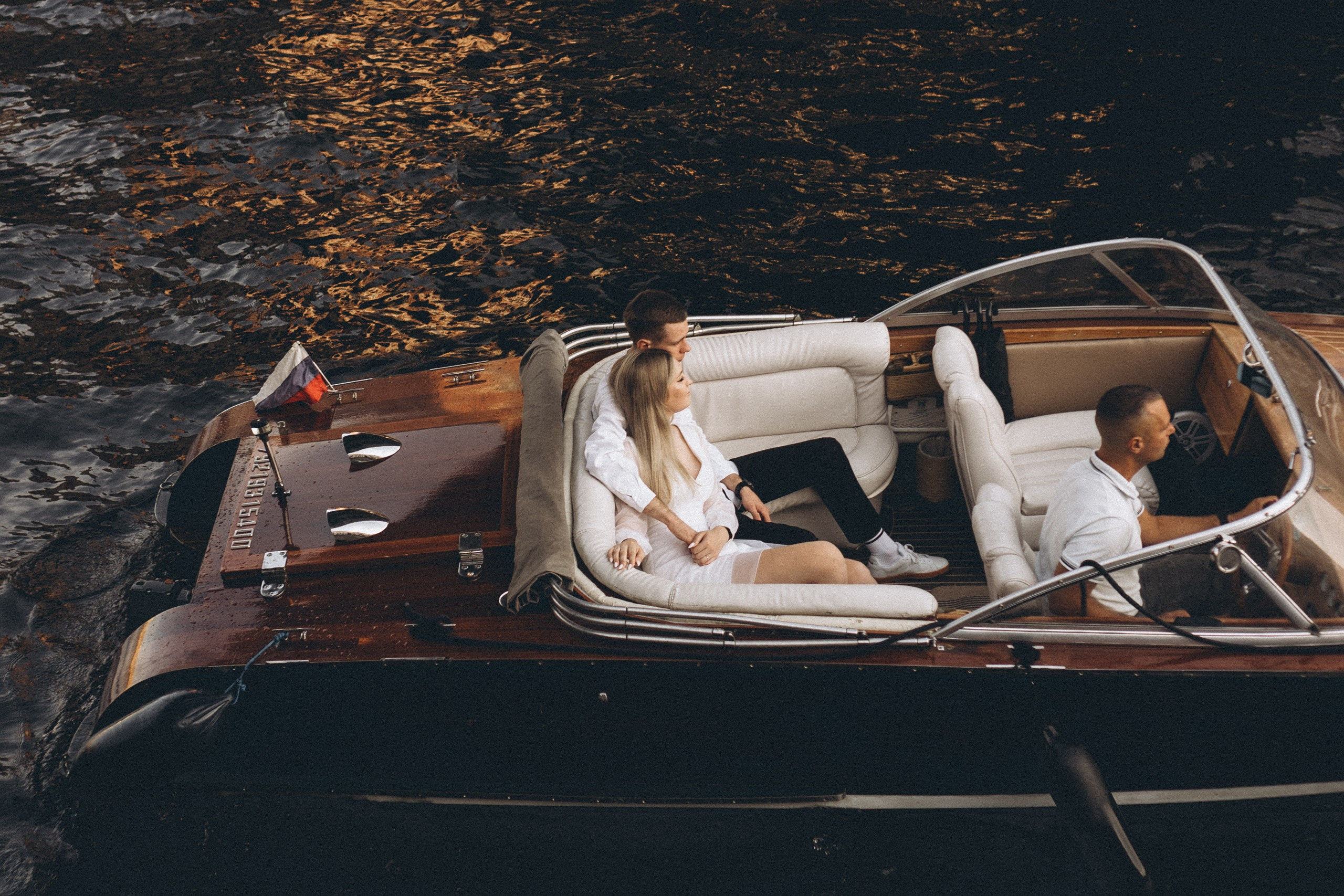 СВАДЕНБНАЯ СЬЕМКА НА КАТЕРЕ ПО КАНАЛАМ САНКТ-ПЕТЕРБУРГА И В АКВАТОРИИ НЕВЫ. Профессиональный фотограф, Санкт-Петербург — Виктория Богомолова