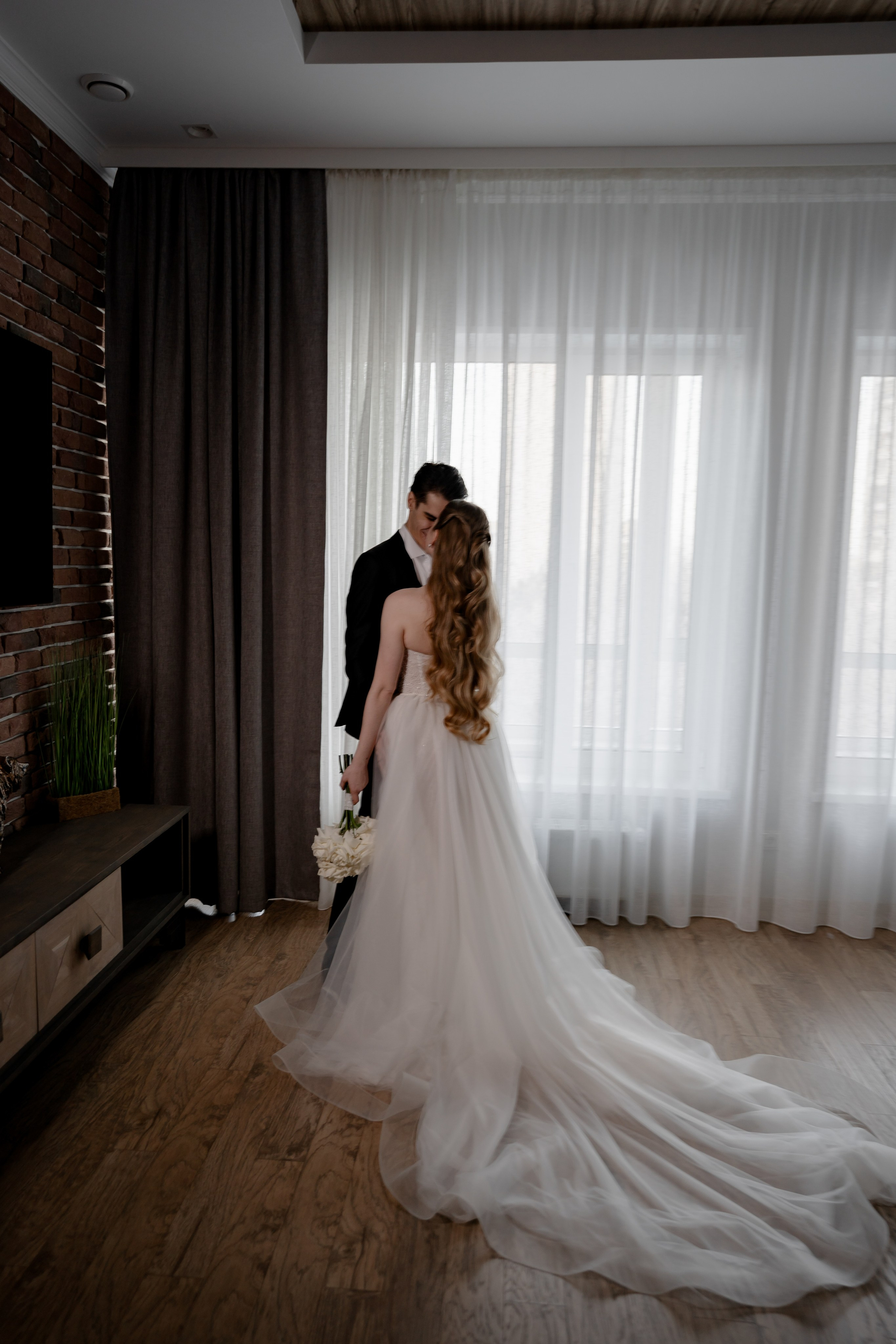 СВАДЕБНАЯ СЬЕМКА СБОРОВ В ОТЕЛЕ И ВЫЕЗД НА ЦЕРЕМОНИЮ (СНЯТО В СИБИРЕ В НИЖНЕВАРТОВСКЕ). Профессиональный фотограф, Санкт-Петербург — Виктория Богомолова