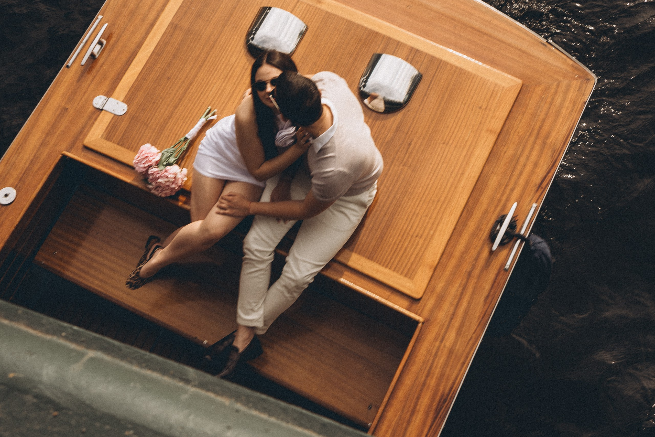 СВАДЕНБНАЯ СЬЕМКА НА КАТЕРЕ ПО КАНАЛАМ САНКТ-ПЕТЕРБУРГА И В АКВАТОРИИ НЕВЫ. Профессиональный фотограф, Санкт-Петербург — Виктория Богомолова