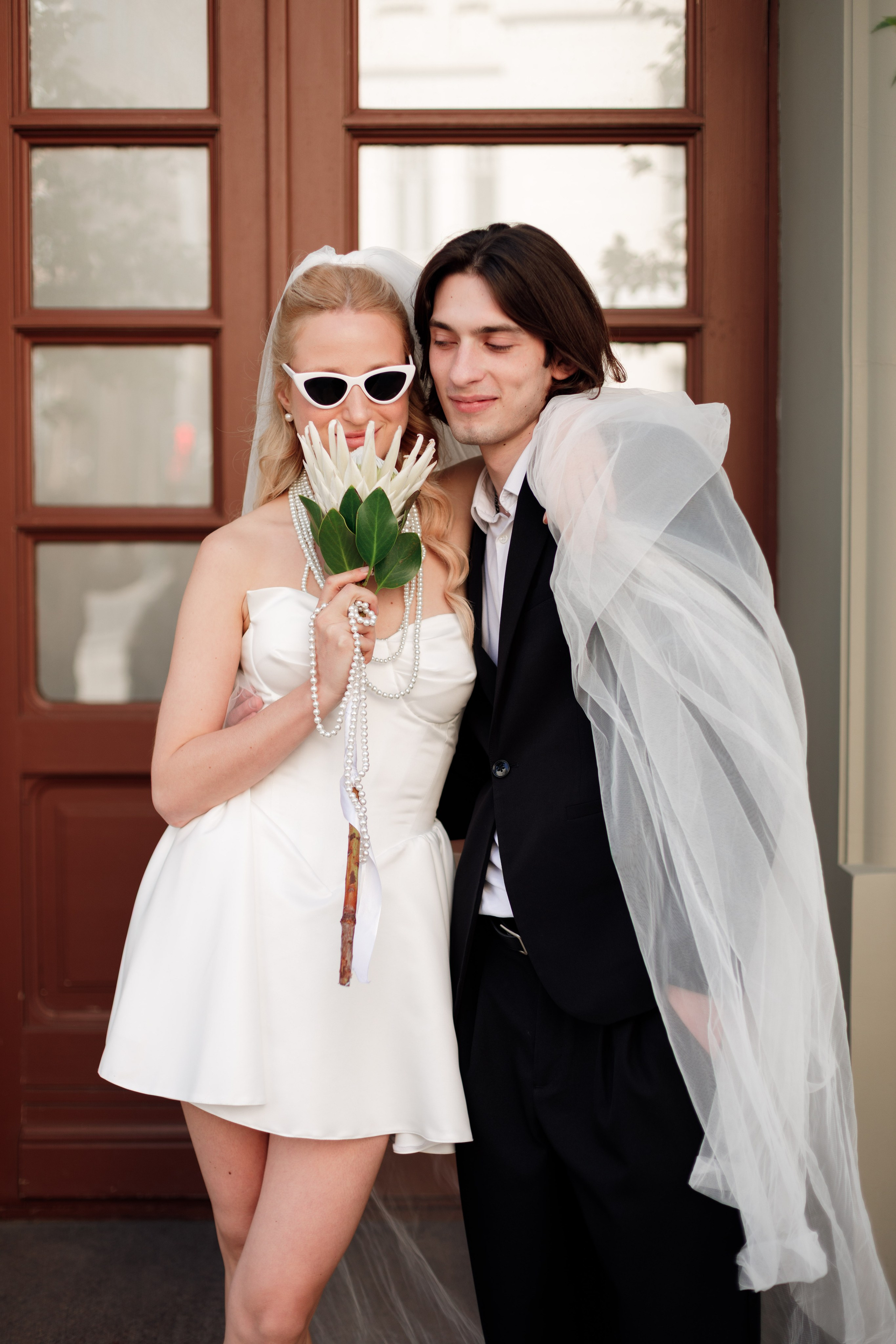 Свадебная фотосессия с автомобилем в центре Москвы, фотограф свадьбам Москва