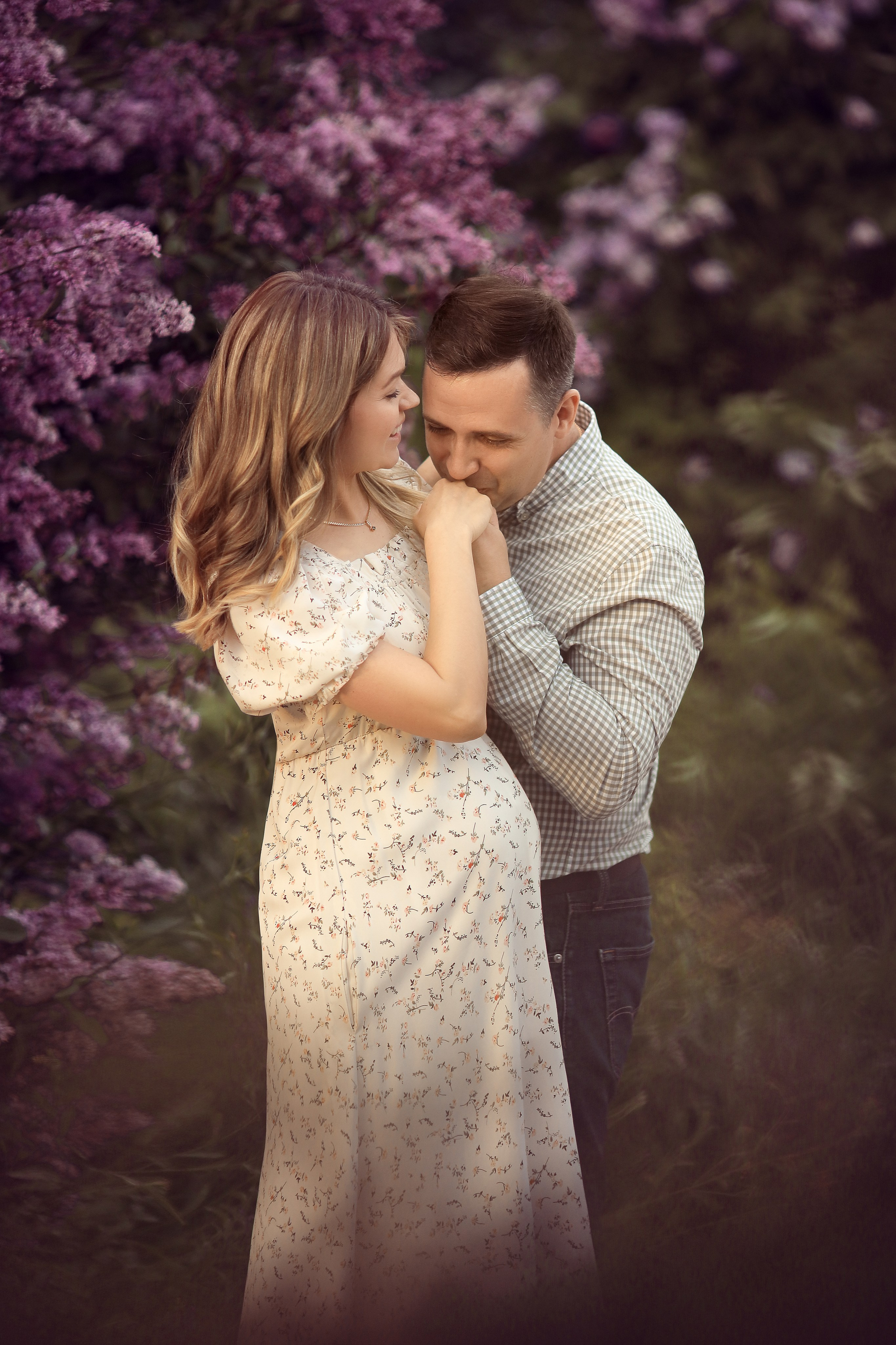 Фотосессия беременной в сирени: Идеи для красивых кадров в Москве. Профессиональный фотограф в Москве. Елена Шуваева