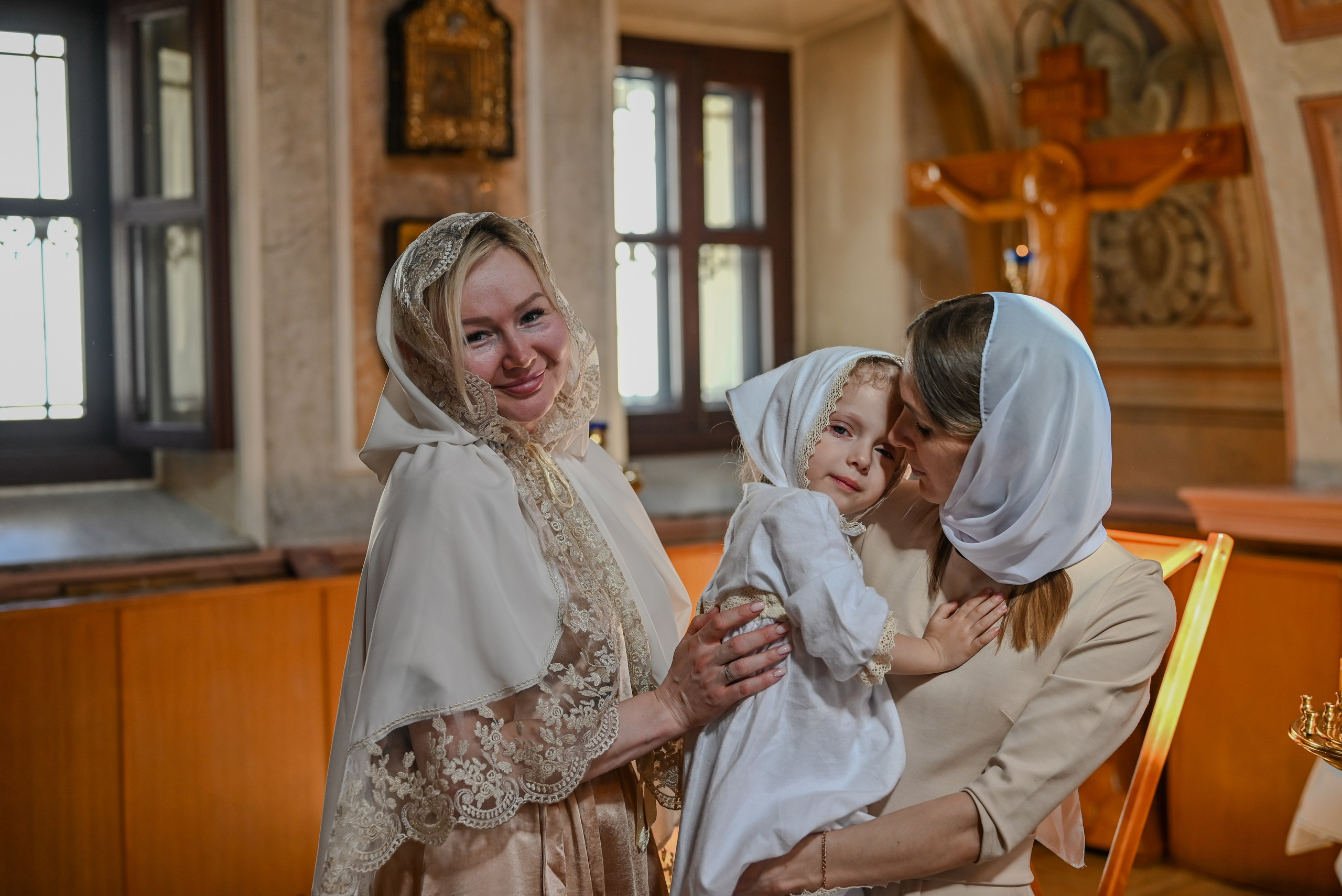 Крещение мама Анна. Семейный и детский фотограф Москва