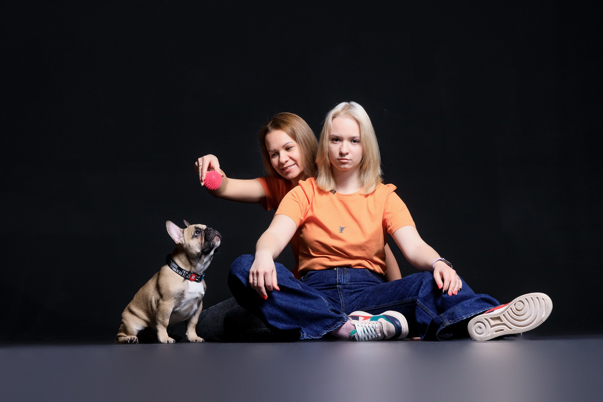 Семейная фотосессия с питомцами в студии. Фотограф в Саратове Ольга Мазлова