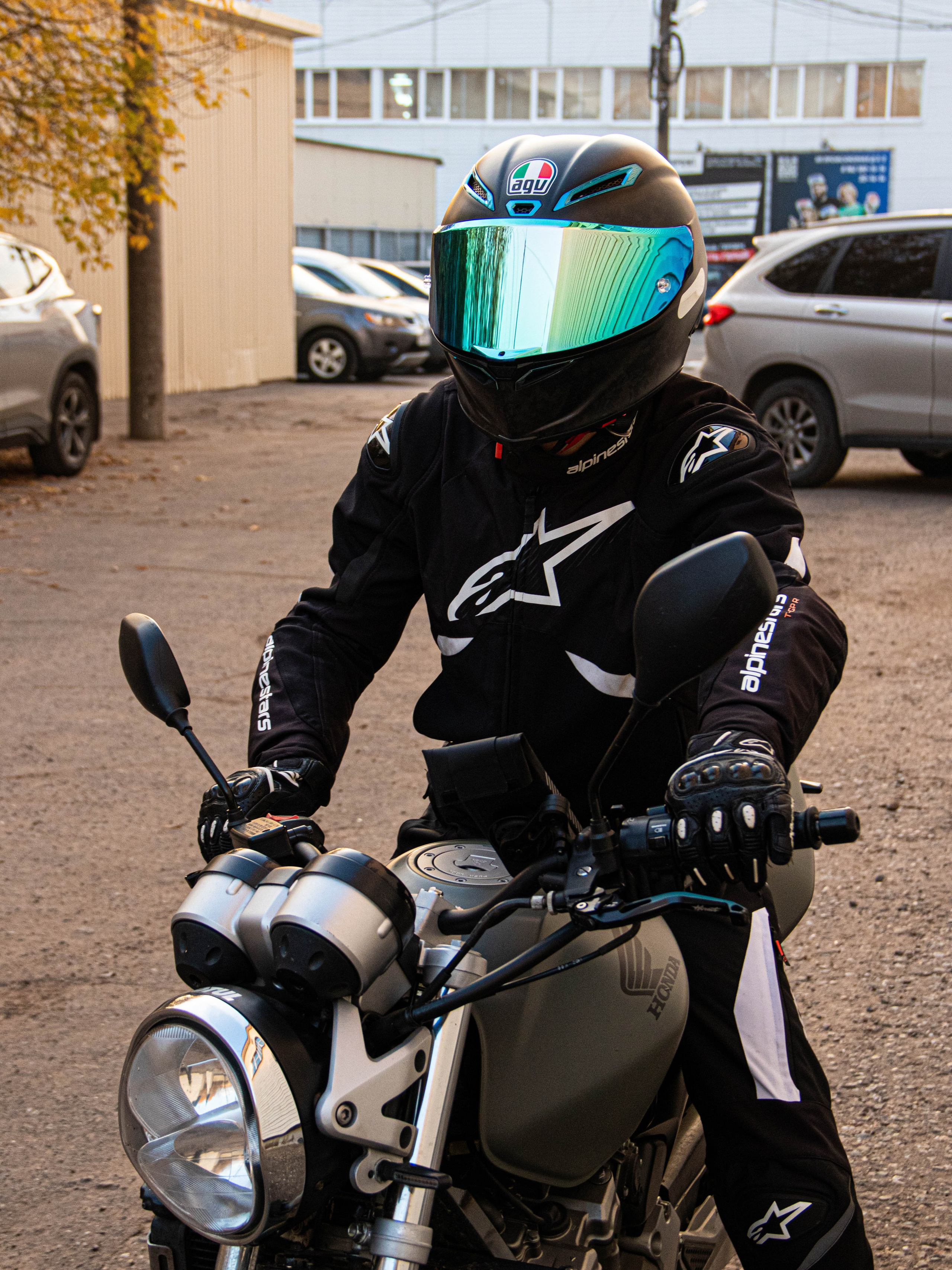 Мотоциклетный шлем. «Матрица»