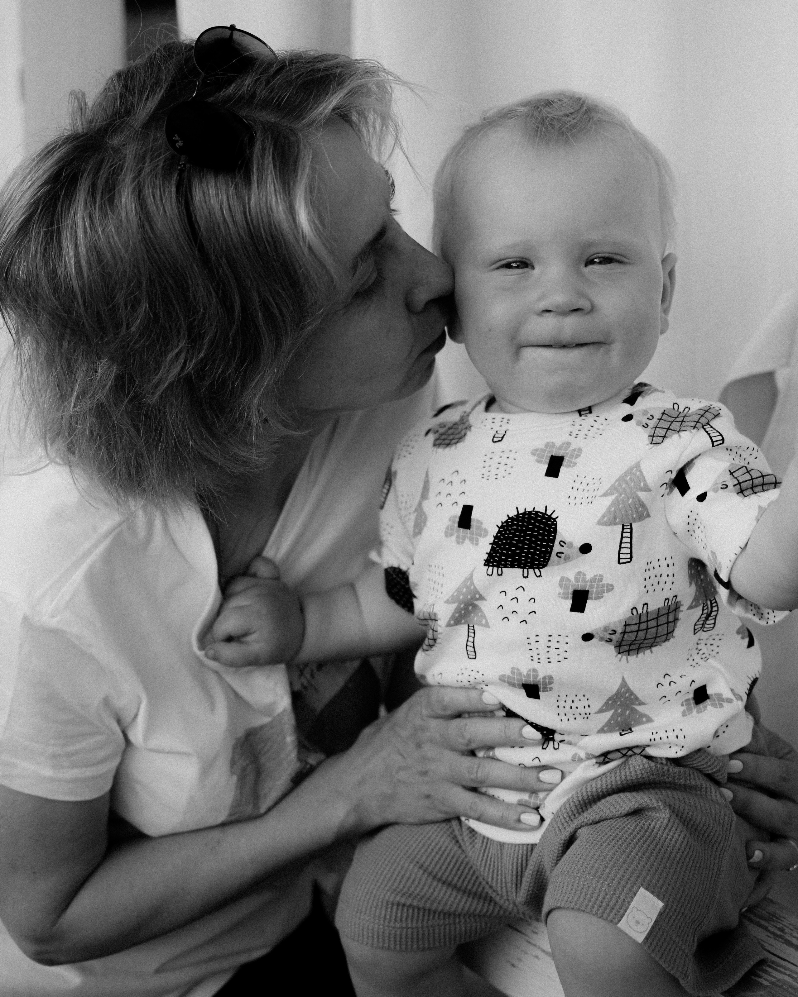 Бабушка Ира, мама Даша и маленький Ваня. Александра Крашевская. Портретный фотограф в Москве и Санкт-Петербурге