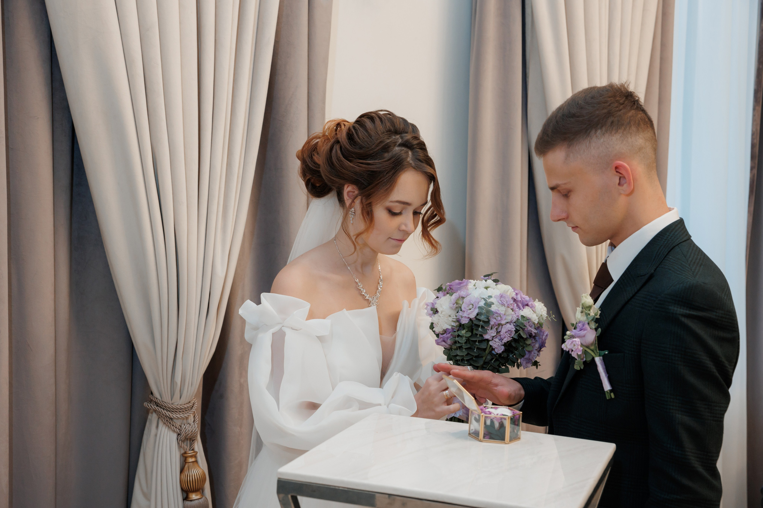 Константин и Дарья, ЗАГС ВДНХ, отель Soluxe, ресторан «Антик». Свадебный и репортажный фотограф (Москва, Королев и другие)