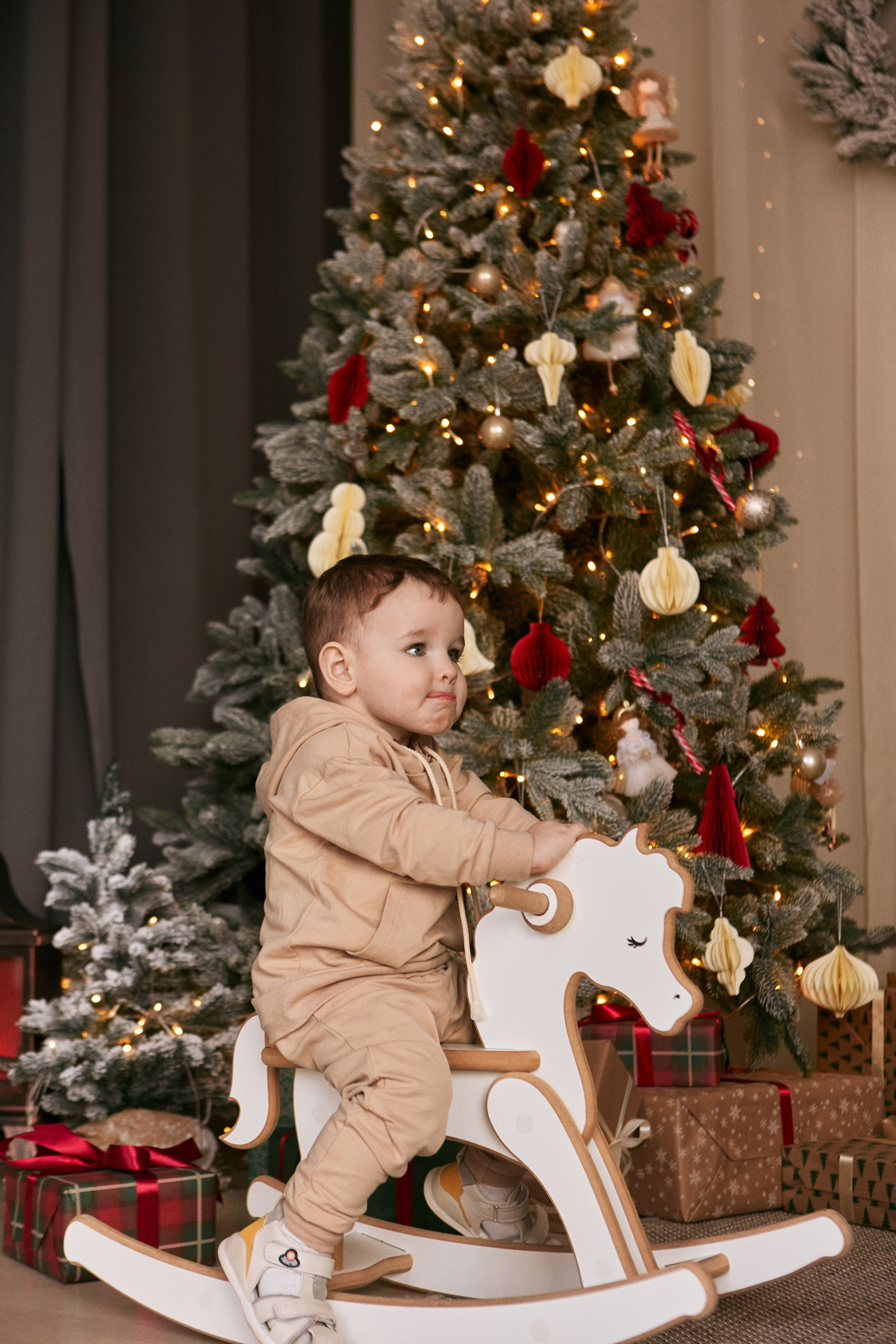 Семейная новогодняя фотосессия в студии