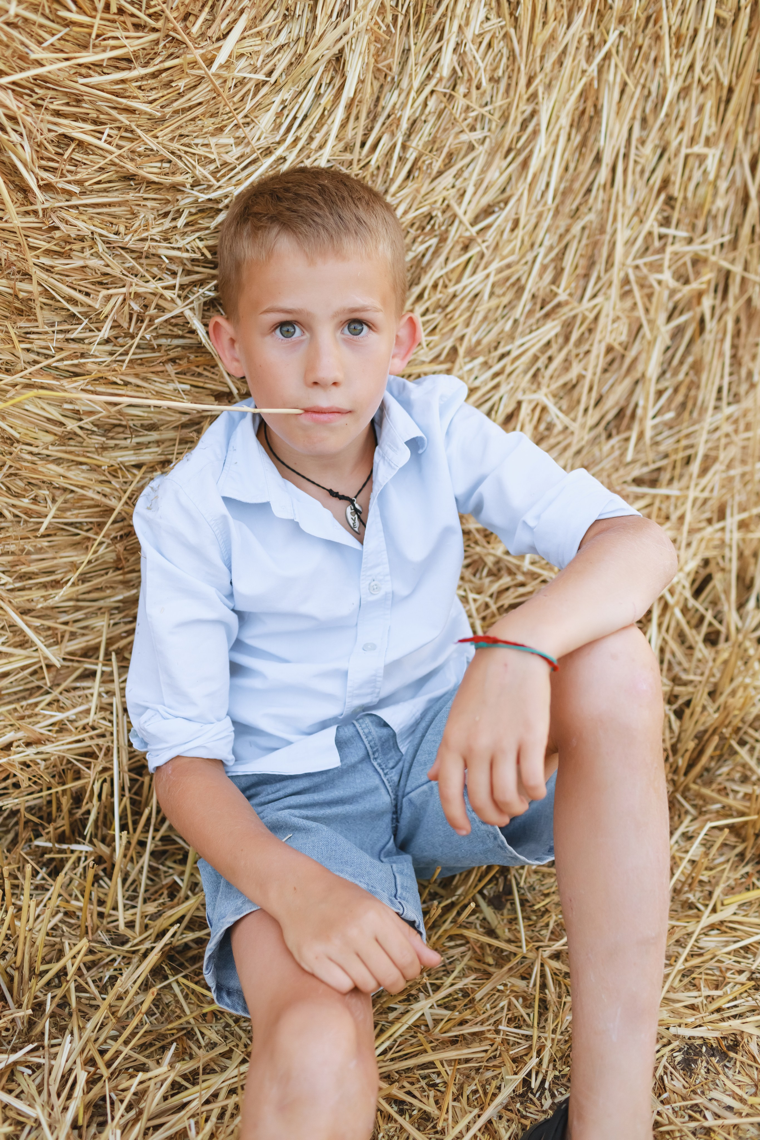 В стогах. Детский и семейный фотограф в Краснодаре Альбина Морозова