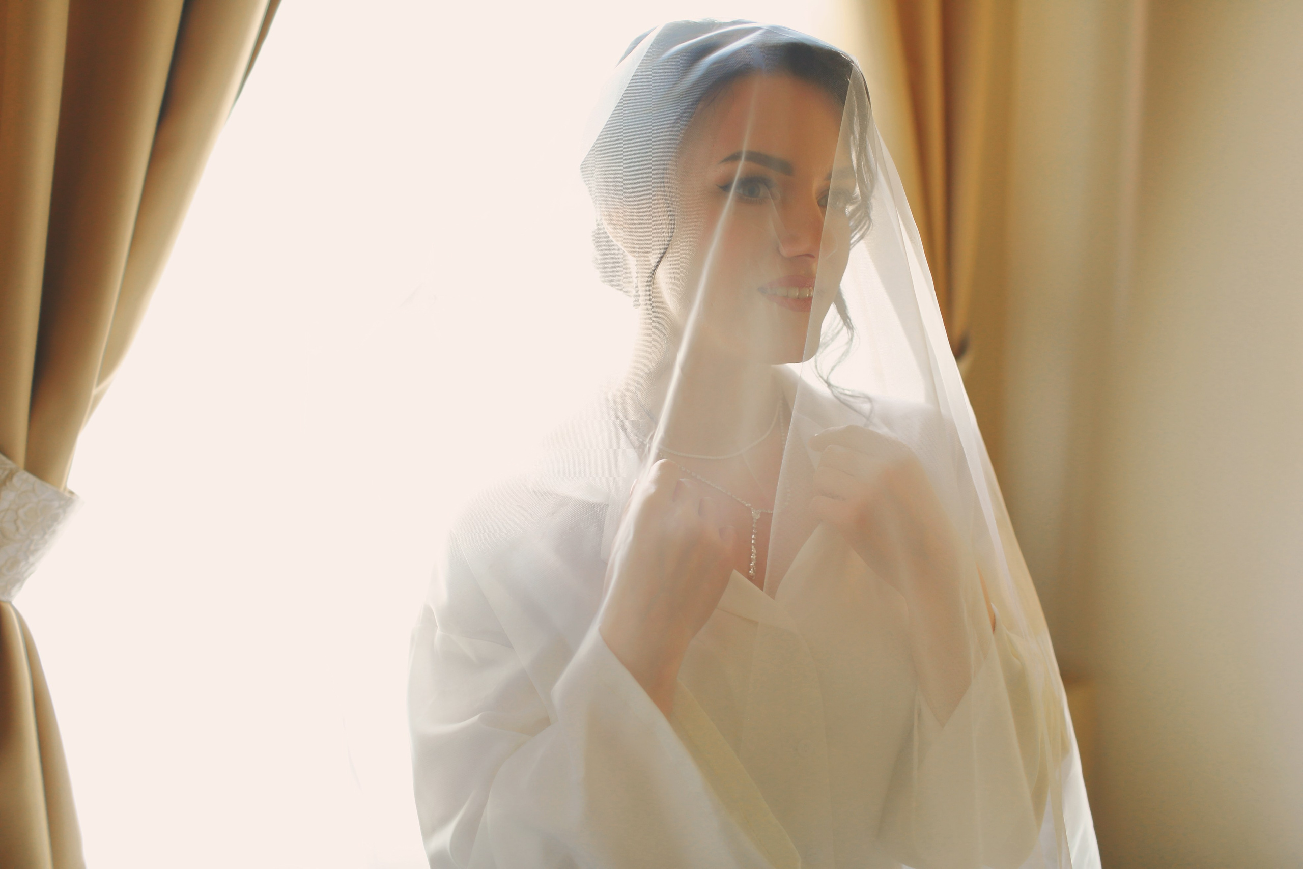 Съемка пары в отеле, на природе, в городе. Свадебный и репортажный фотограф в Ярославле и Санкт-Петербурге Роман Микрюков