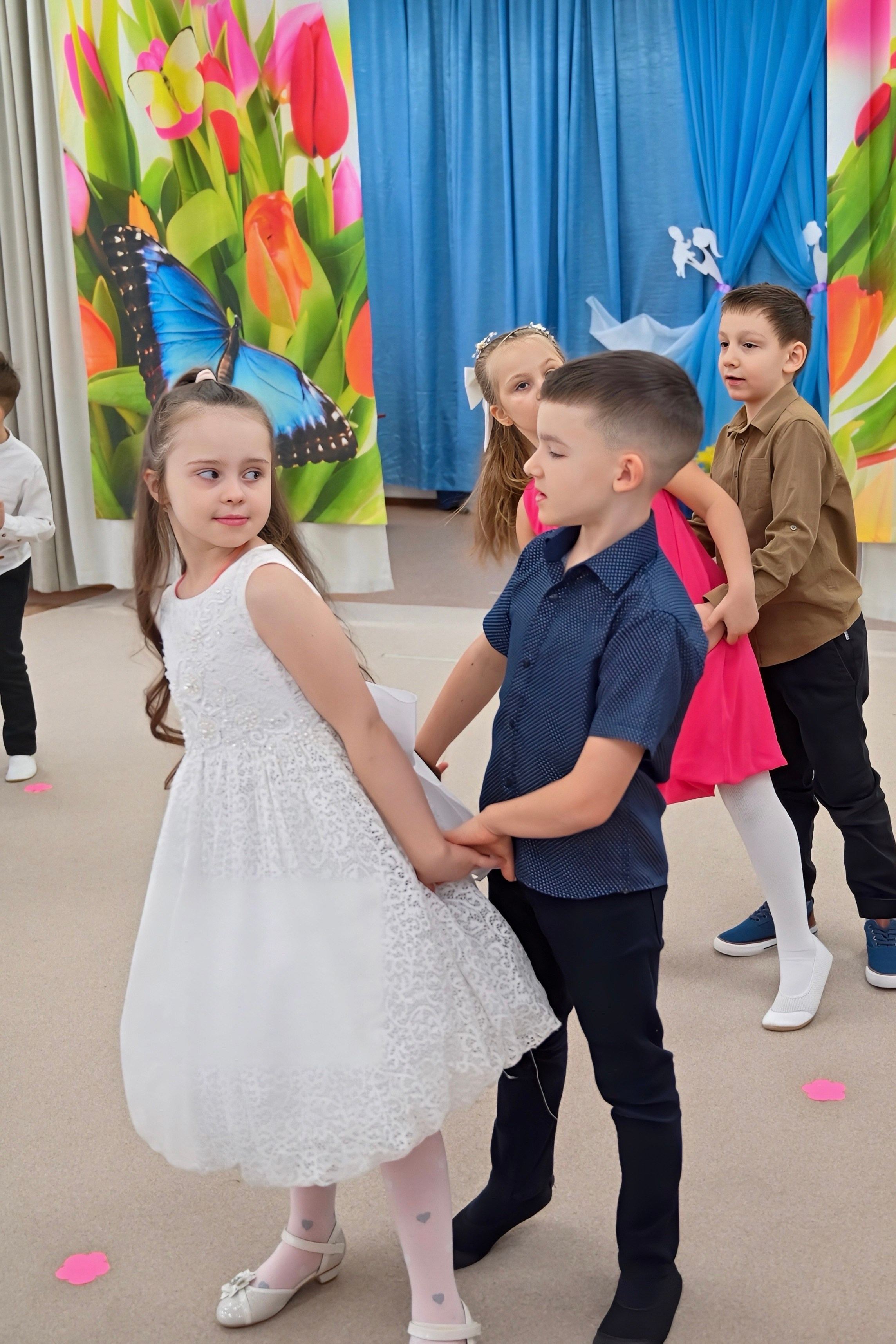 Праздник в группе Цветик семицветик. Семейный и детский фотограф Москва