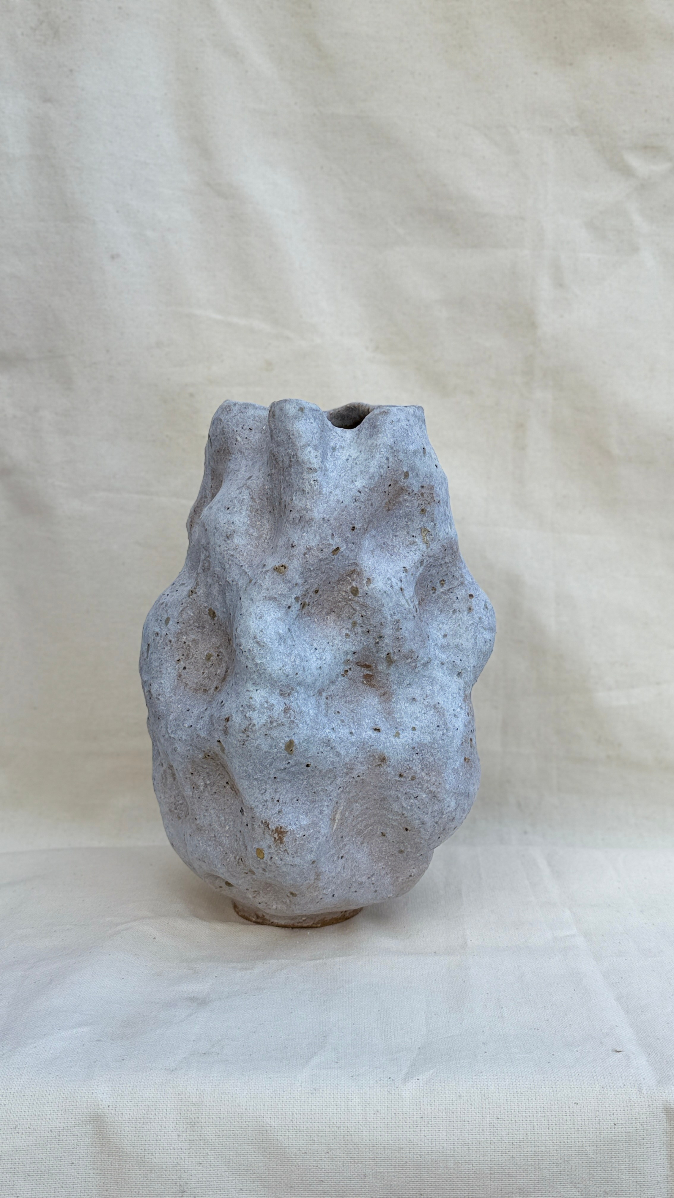 Ваза «Большой серый камень». Арт-керамика Катерины Жизневской