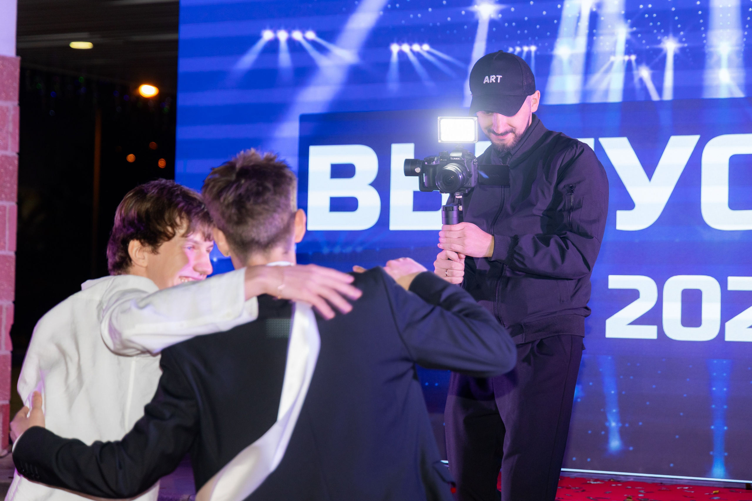 Школьный выпускной 2025 год в Минске, Беларуси. Свадебный фотограф в Минске/Беларуси Сергей Спиридонов