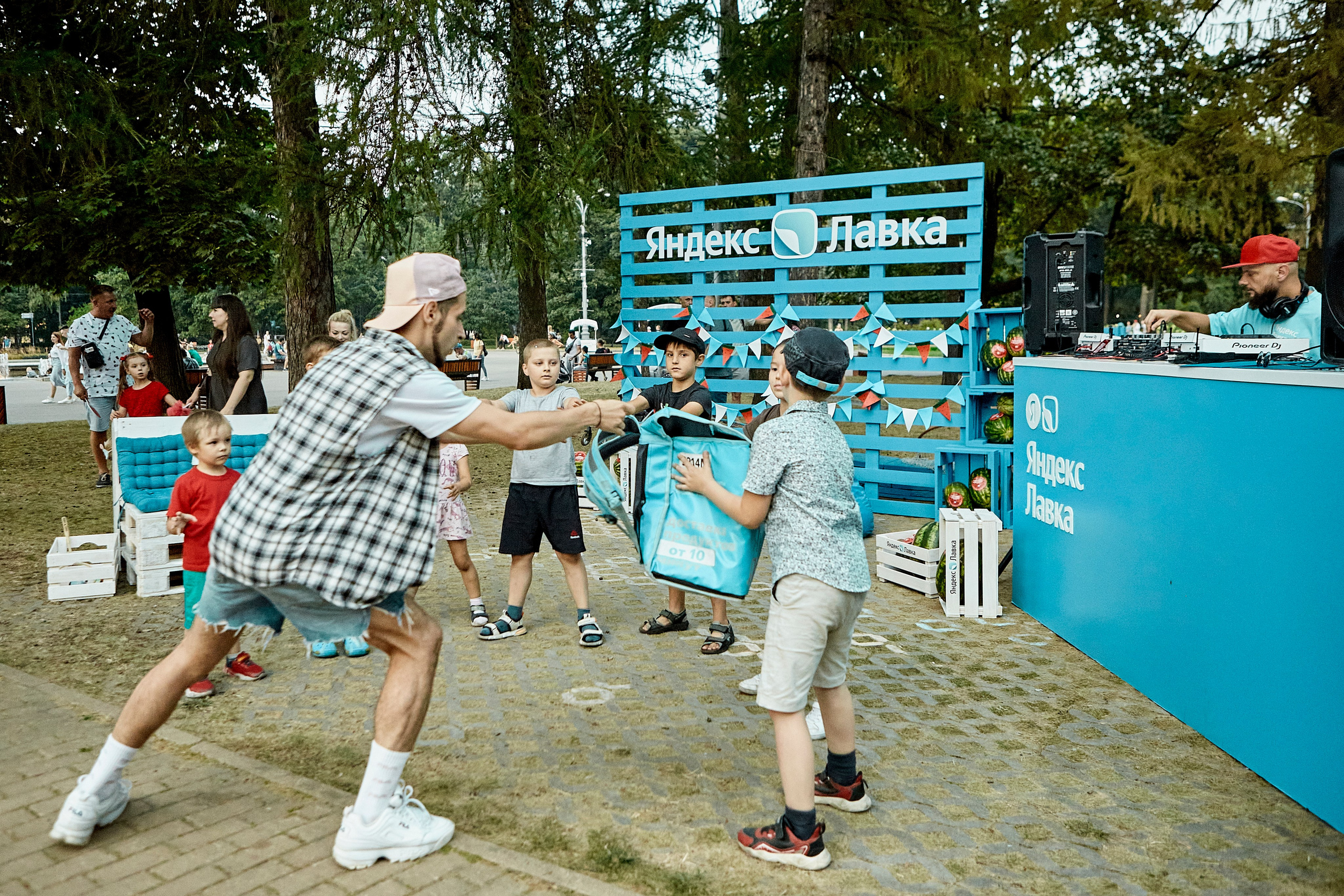 ЯНДЕКС ЛАВКА «АРБУЗНАЯ ФЕЕРИЯ». Фотограф Андрей Егоров