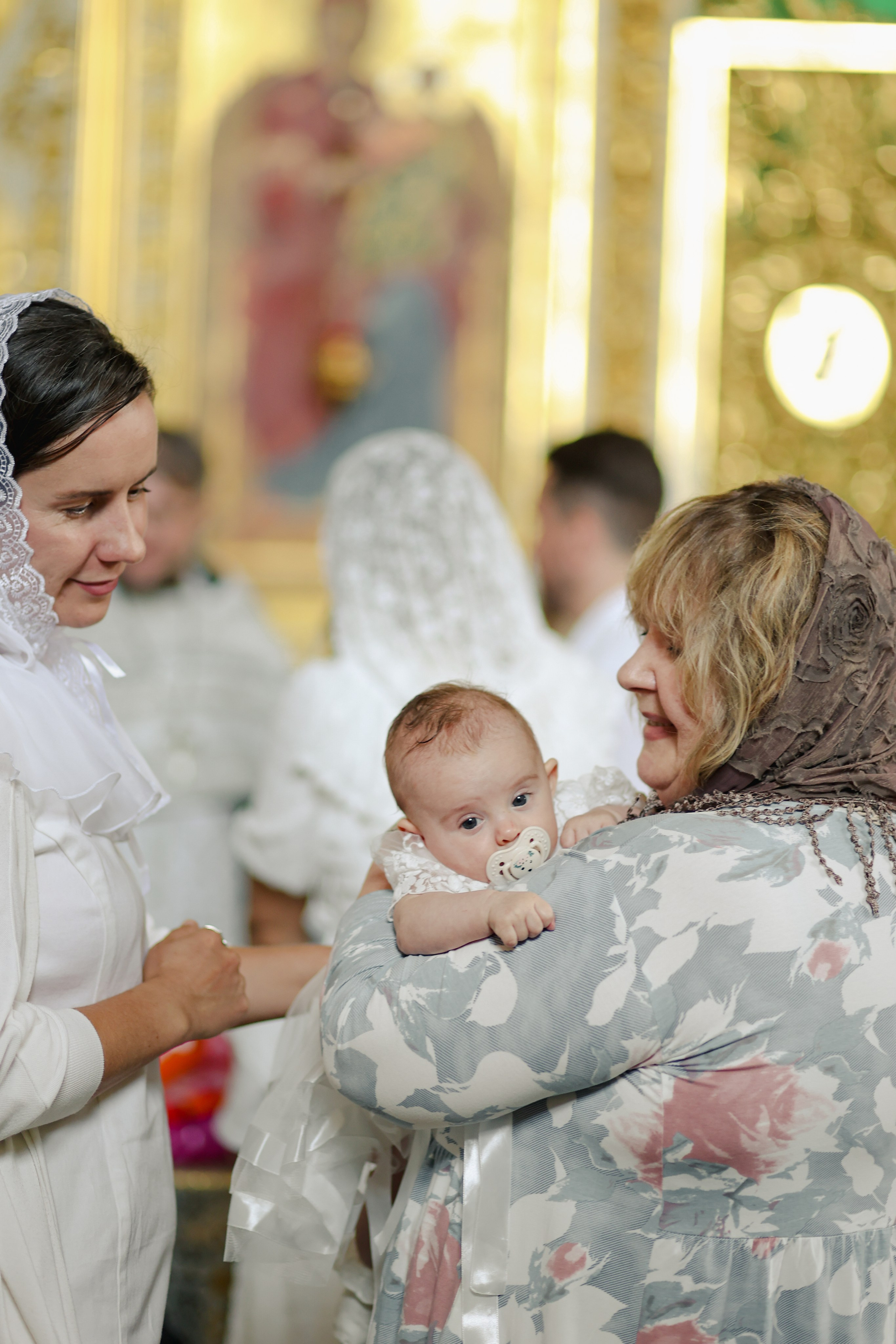 Крещение Софии. Репортажный и портретный фотограф в Санктпетербурге. Видиосъемка мероприятий в Санкт-Петербурге