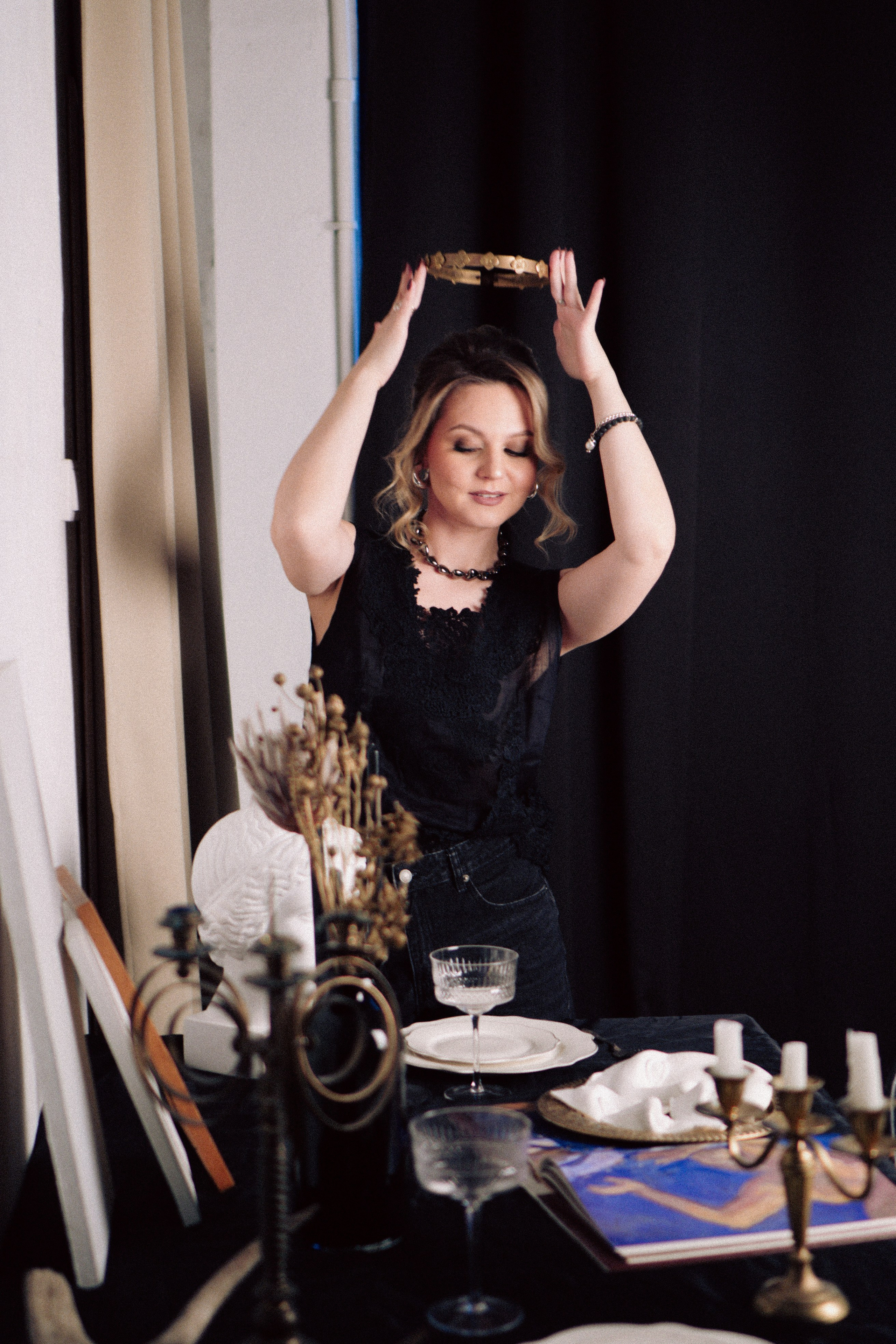 НОВОГОДНЯЯ ФОТОСЕСИИЯ В СТУДИИ ДЛЯ ДЕВУШКИ И ПРОГУЛКА ПО ЧЕРНЫШЕВСКОЙ. Профессиональный фотограф, Санкт-Петербург — Виктория Богомолова