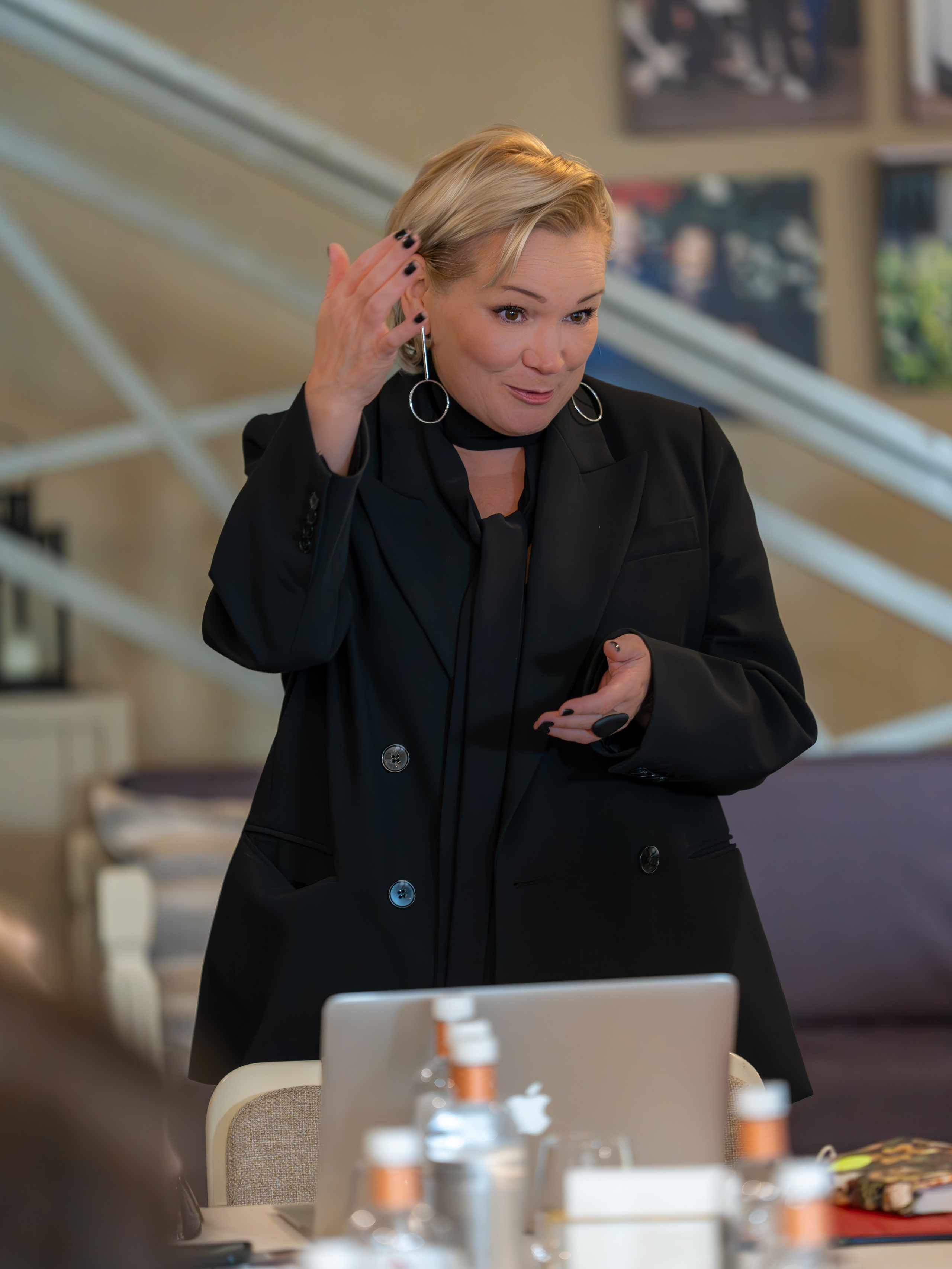 Литературная мастерская с Ольгой Шутовой в «Винотеррии». Репортажный фотограф в Красной Поляне и Сочи Павлюченко Екатерина