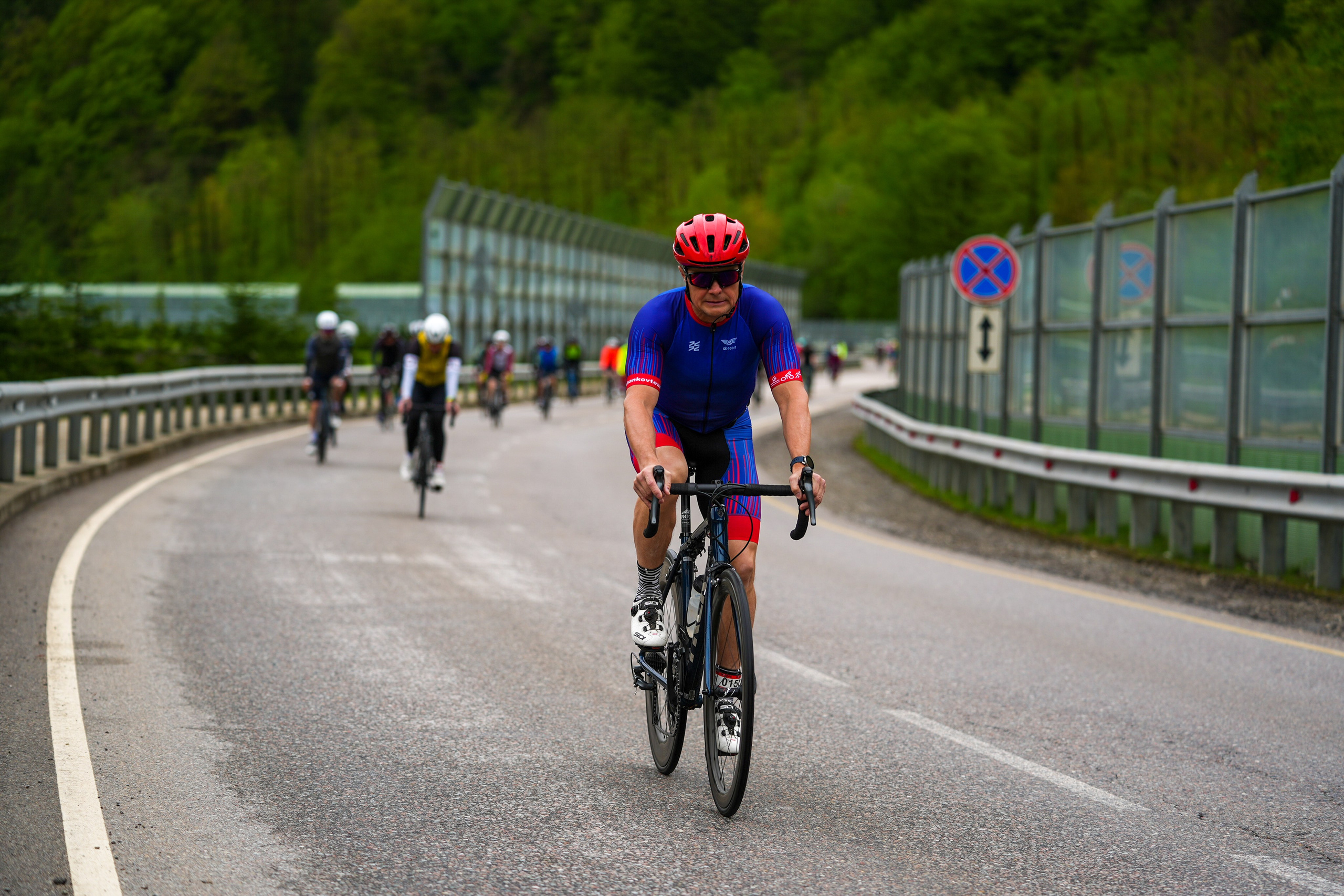 Велогонка «Три горы» на курортах горного кластера Красная Поляна. Репортажный фотограф в Красной Поляне и Сочи Павлюченко Екатерина