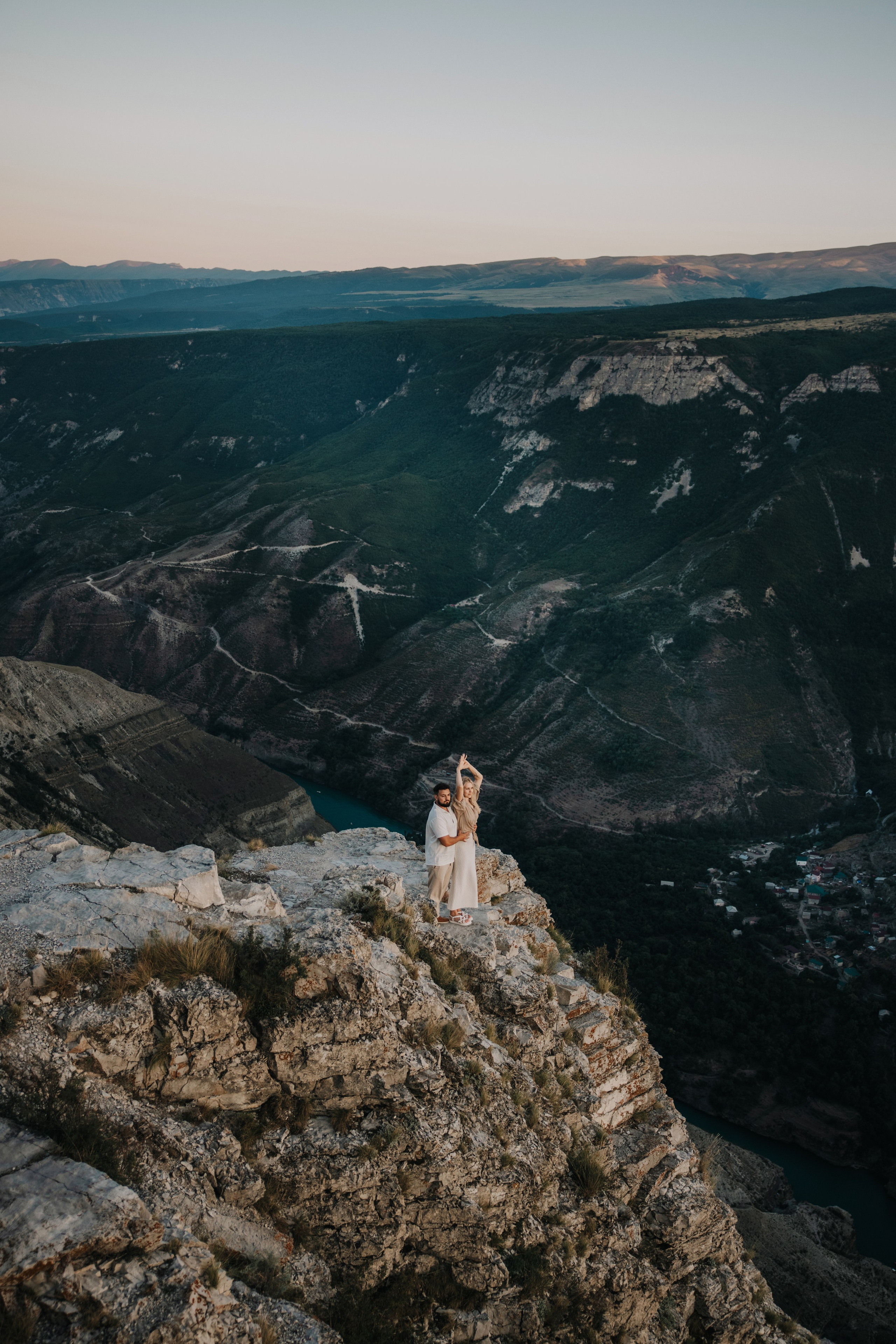 Фотосессия в горах прекрасной пары АРТЕМ & АЛЕСЯ. Свадебный фотограф в Махачкале Иван Айвазян