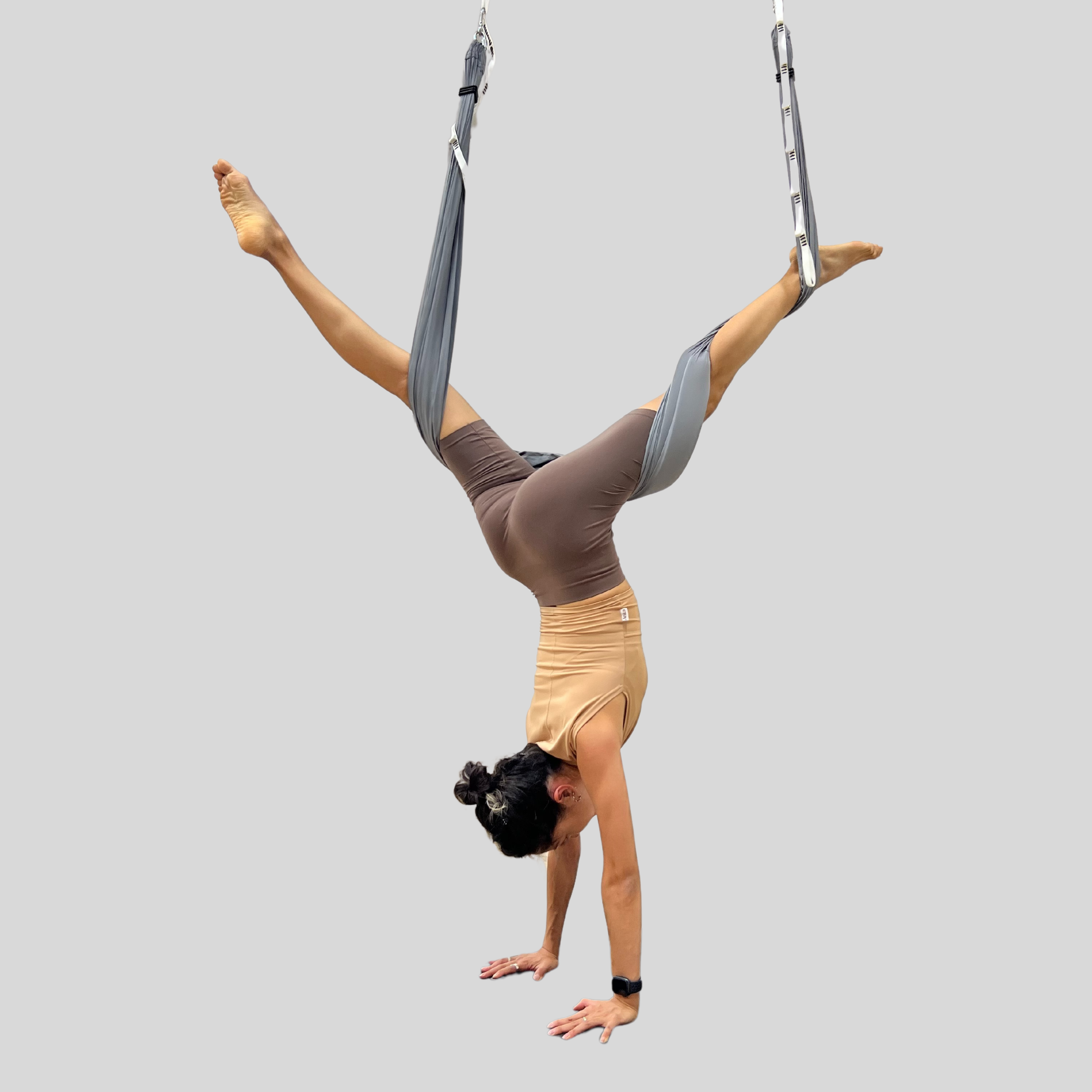 Флай йога, aerial yoga, аэро йога, связка в гамаке, позы в гамаке, aerial yoga exercise, fly yoga practice, fly yoga low, низкий гамак. Преподаю и провожу обучение по флай йоге