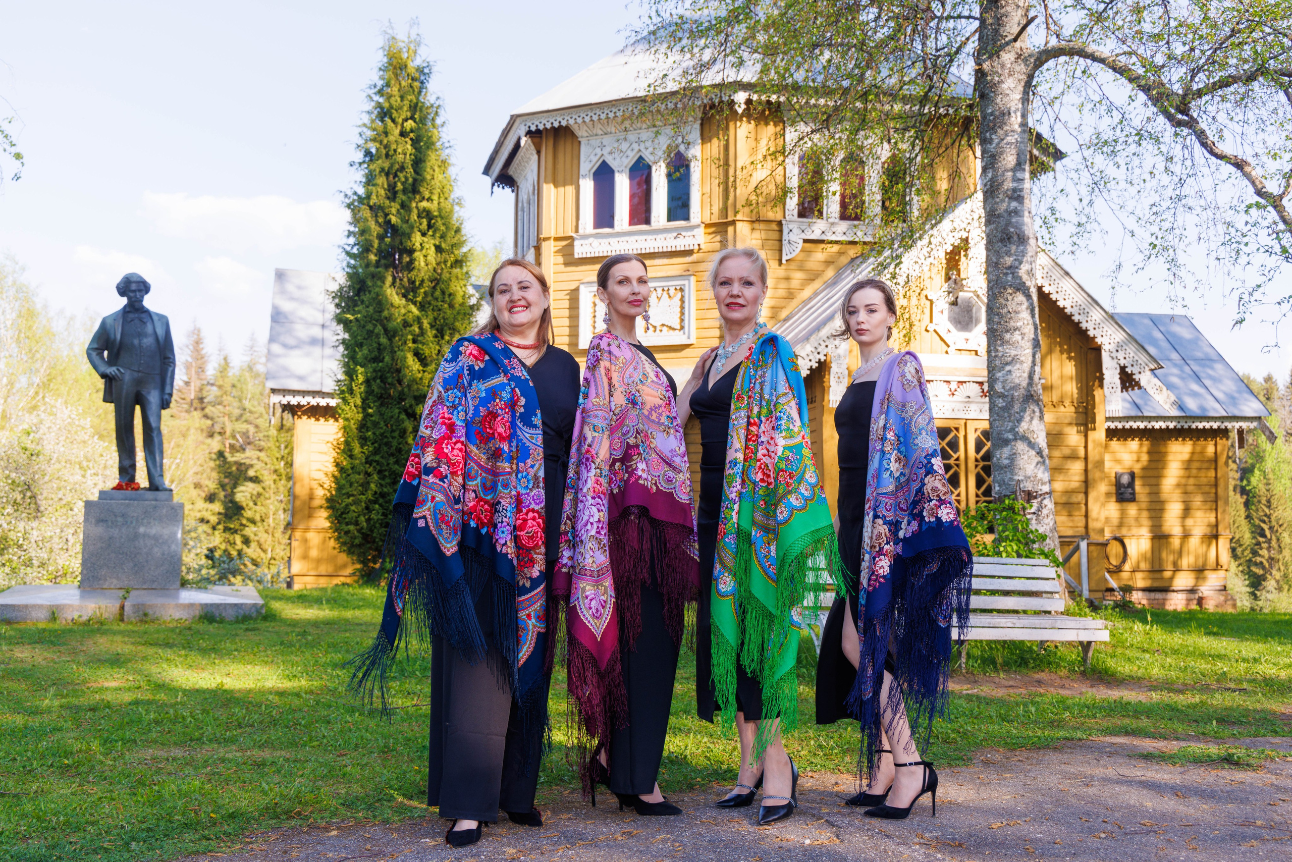 Всероссийский пленэр художников в доме-музее Ильи Репина, 2025. Коллекционер и искусствовед Олеся Ястребова