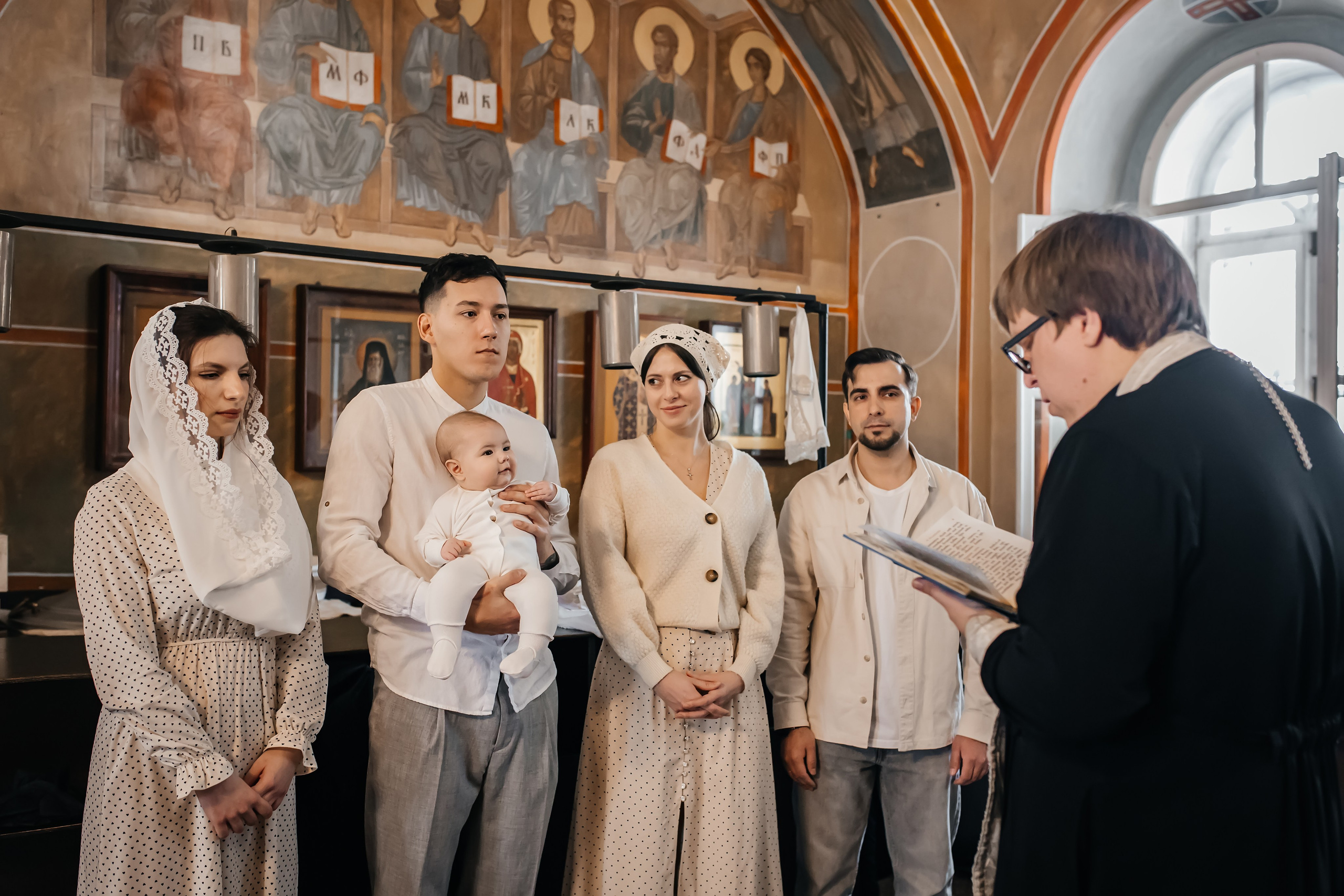 Крещение Алисы в Успенском Храме Красногорск. Фотограф на крещение и венчание Москва  Надежда Баланина