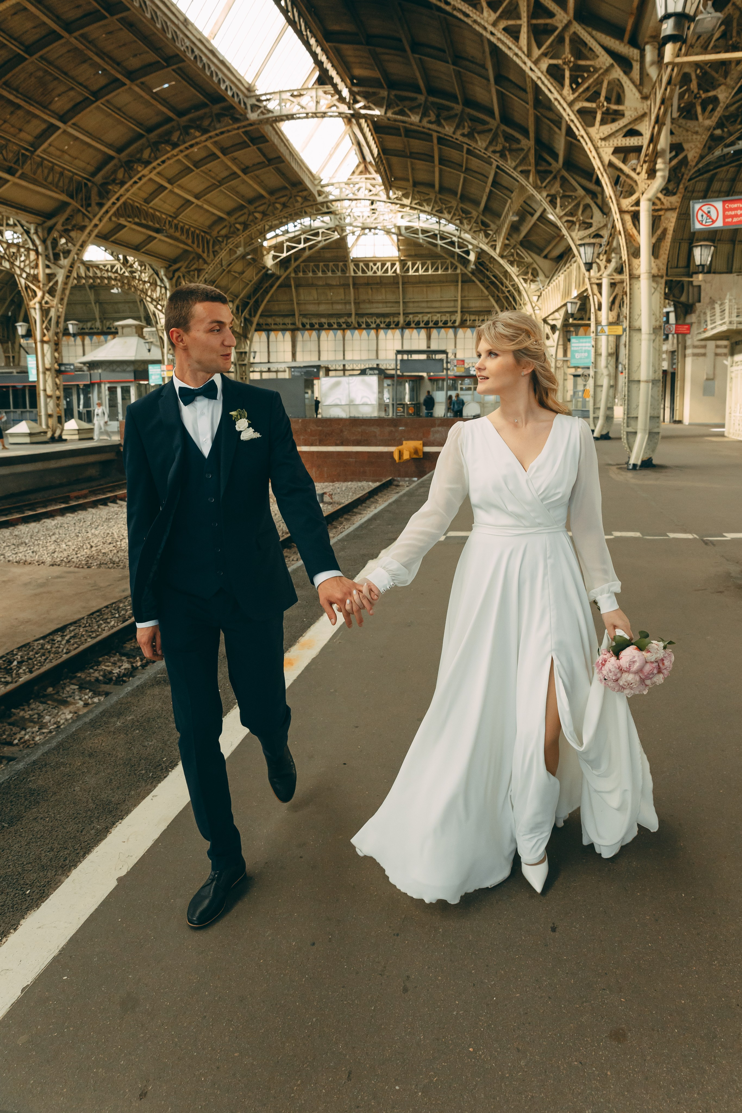 Надя и Валера, ЗАГС Доблести и Витебский вокзал. Семейный фотограф в Санкт-Петербурге Алиса Мохова