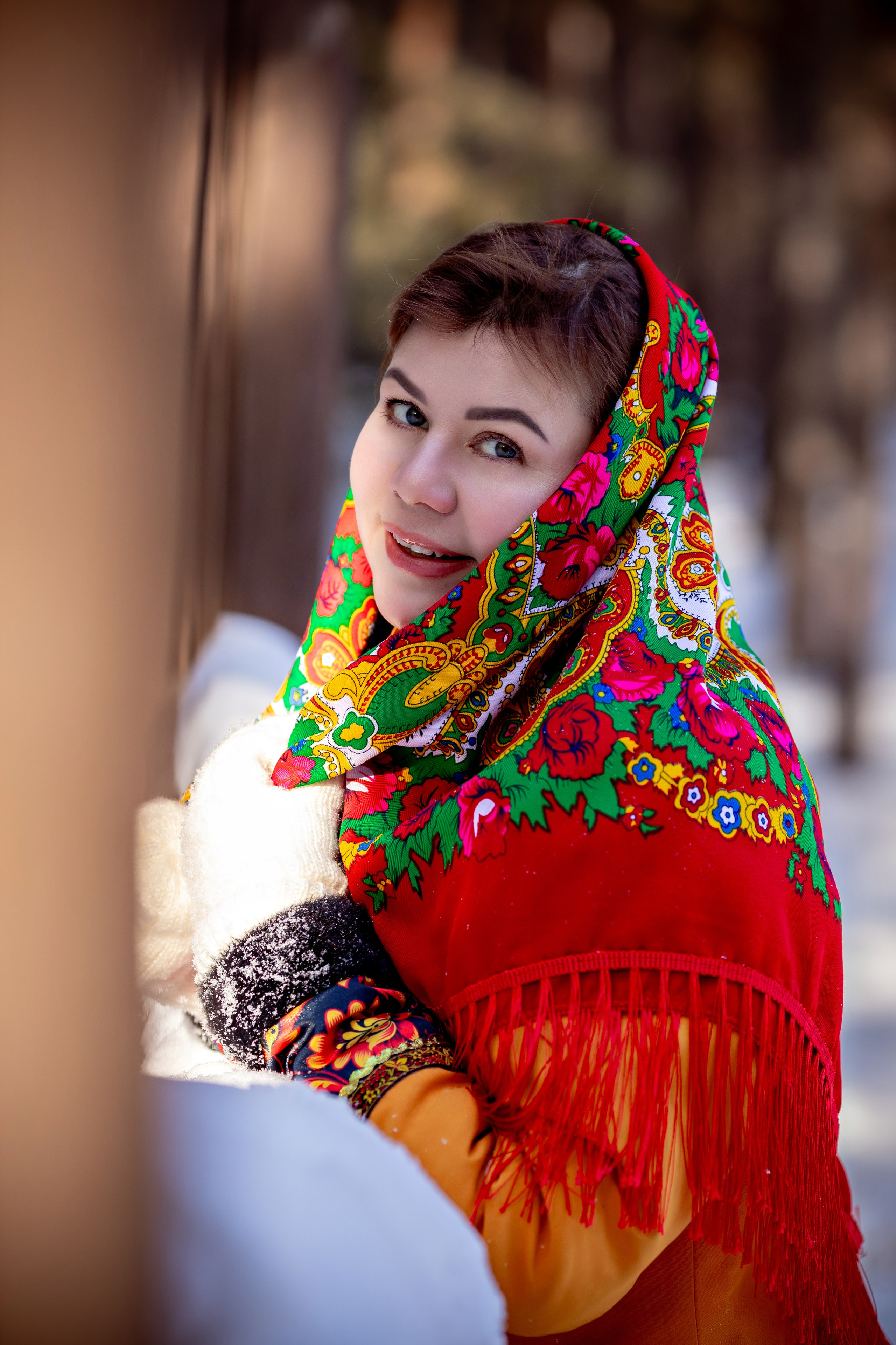 В национальных костюмах. Организую и проведу любые фотосессии в солнечной Бурятии, в Улан-Удэ!