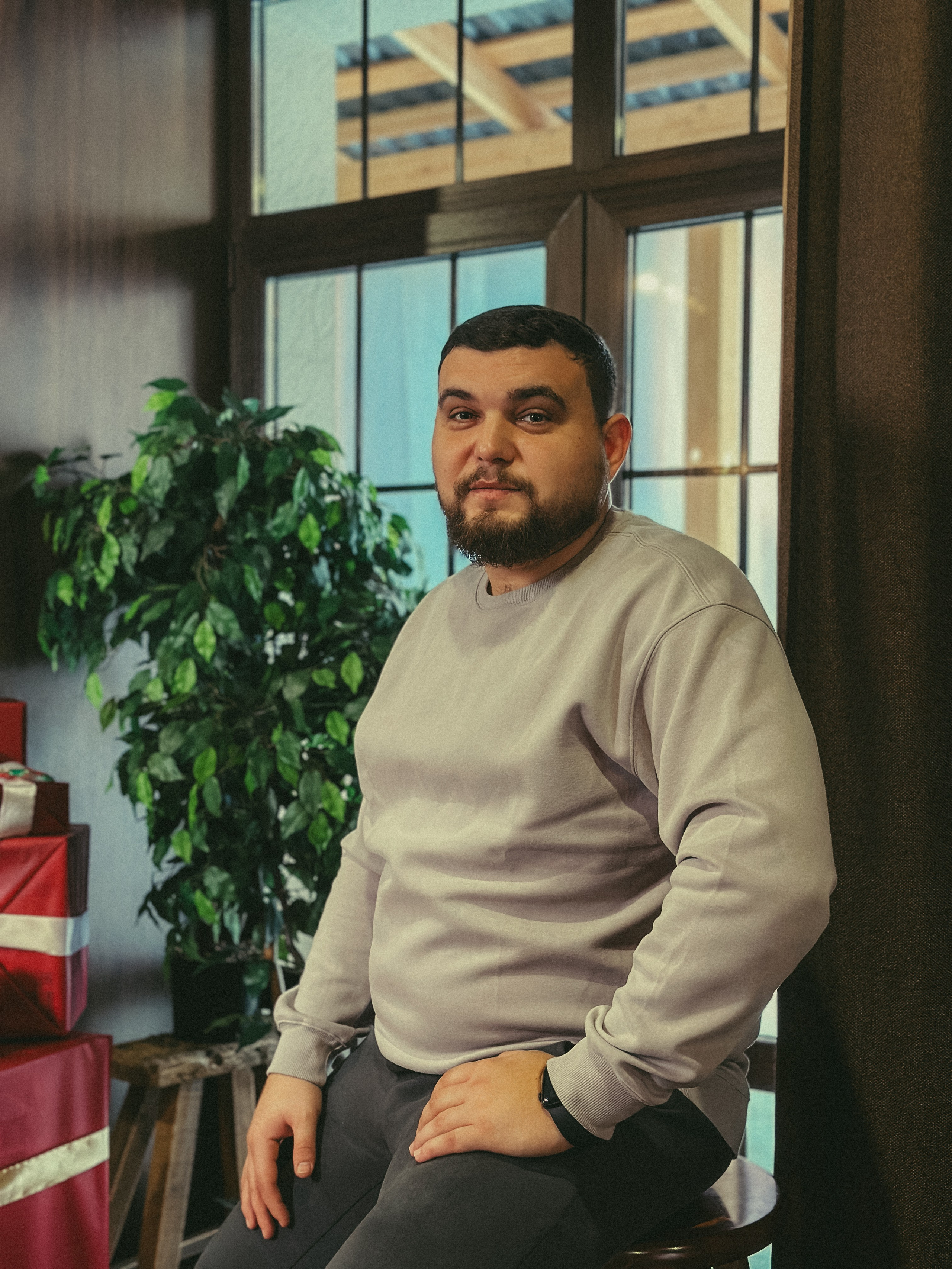 Фотосессия Даниила в фотостудии. Твой фотограф и видеограф в Тюмени — Сергей Бизин