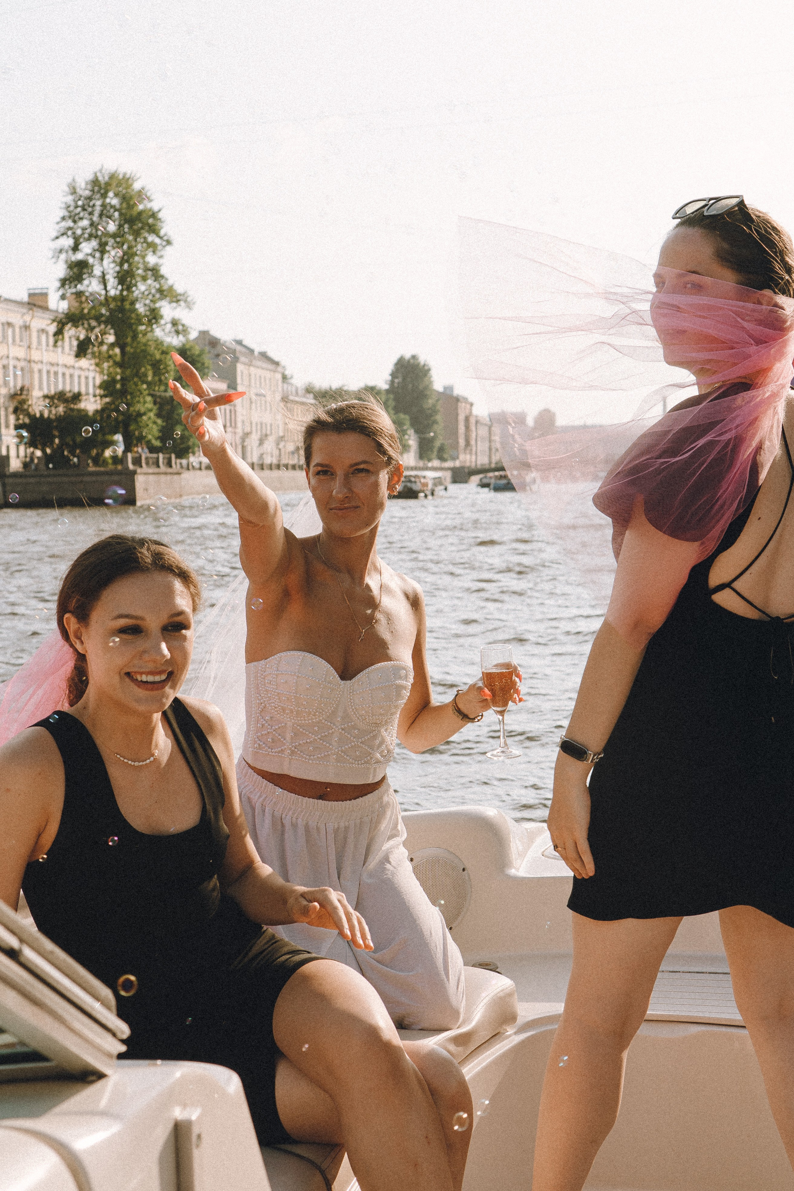 ДЕВИЧНИК НА КАТЕРЕ. Профессиональный фотограф, Санкт-Петербург — Виктория Богомолова